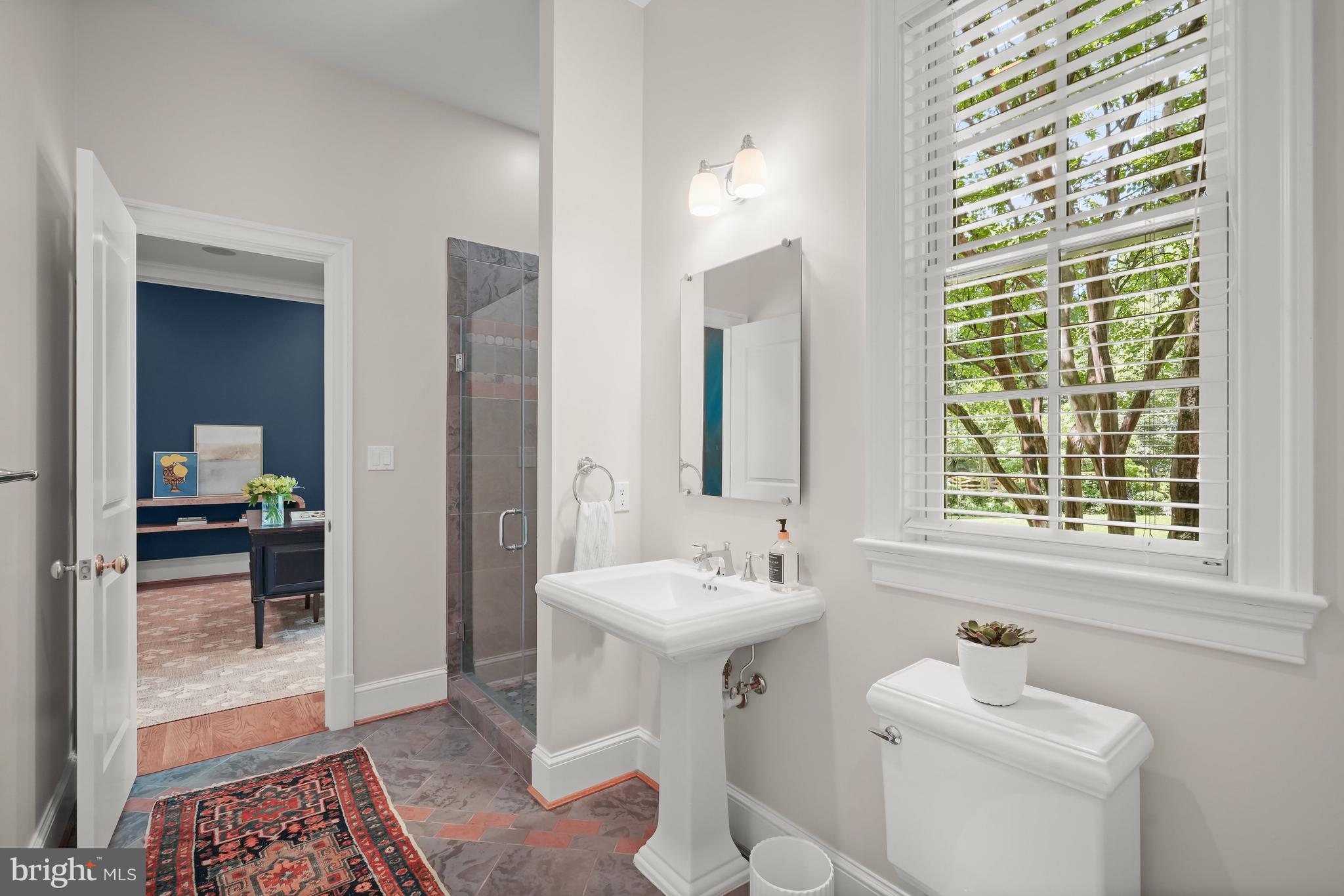POTOMAC OUTSIDE - Residential