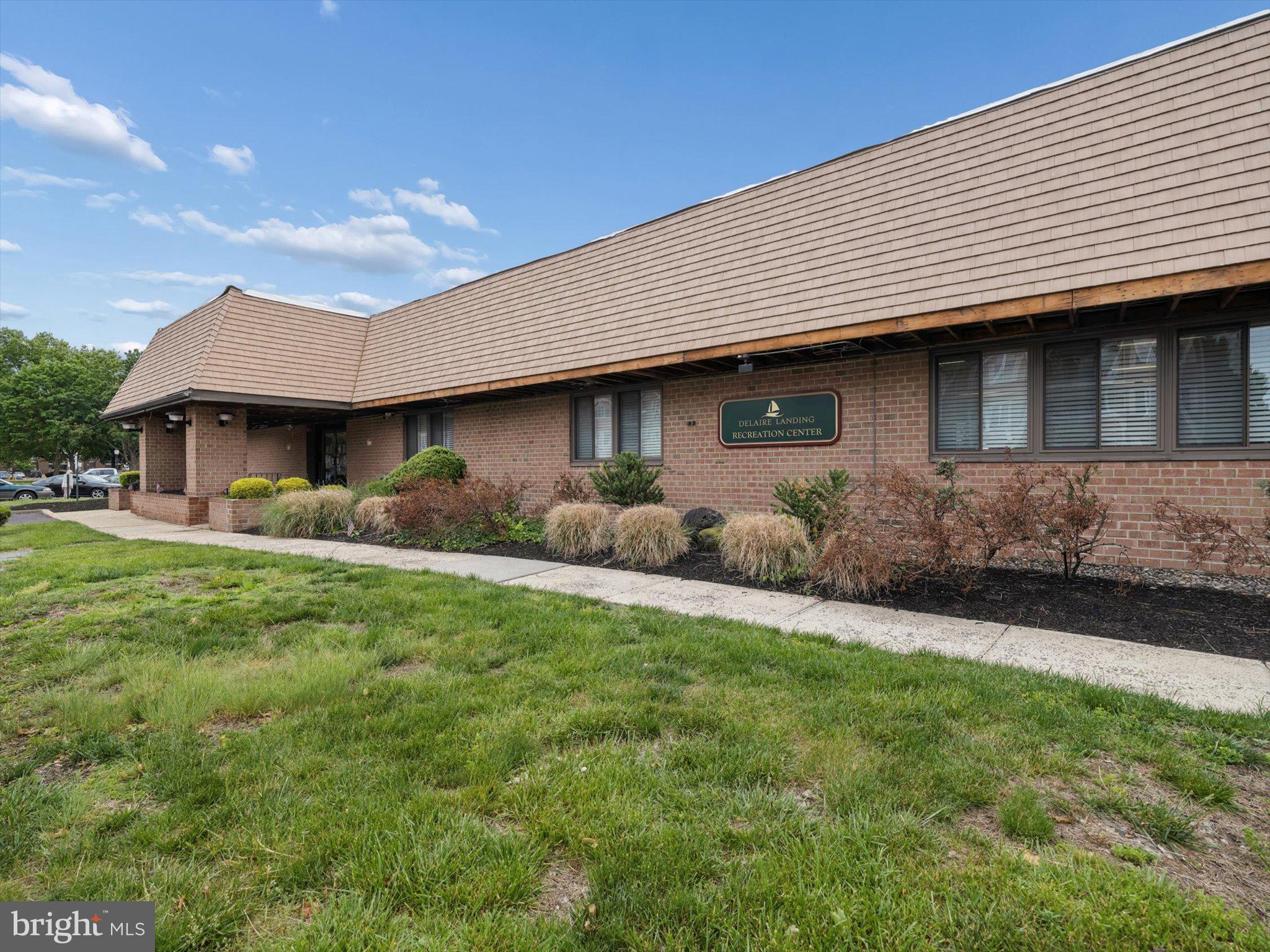 DELAIRE LANDING - Residential