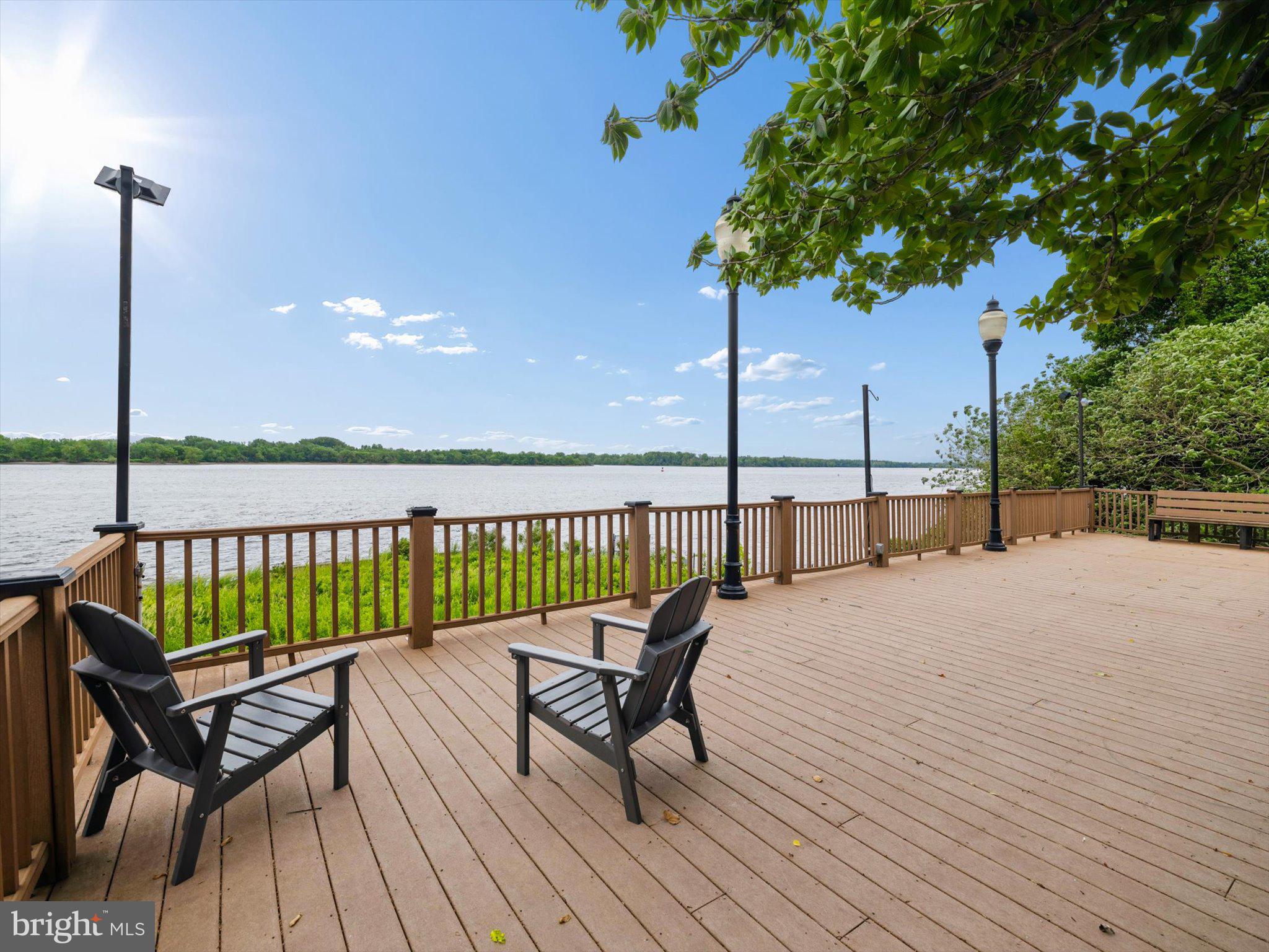 DELAIRE LANDING - Residential