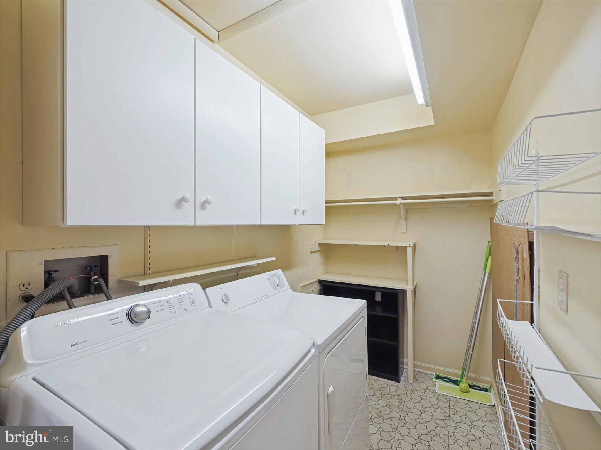 DELAIRE LANDING - Residential