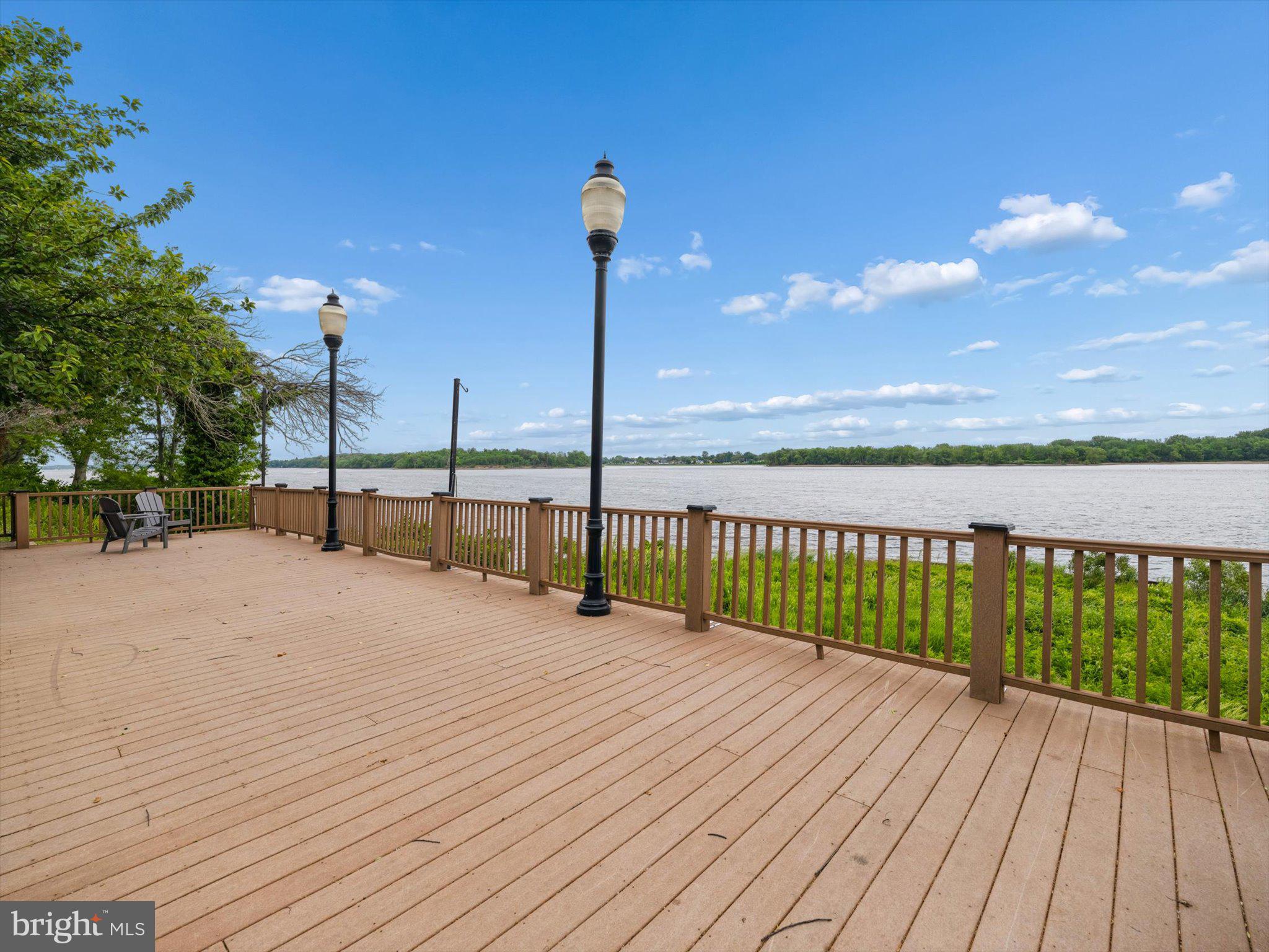 DELAIRE LANDING - Residential