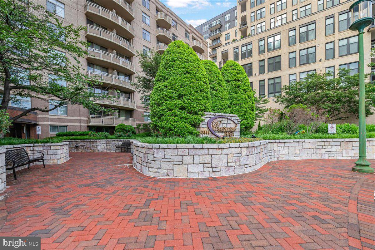 CRESCENT PLAZA - Residential