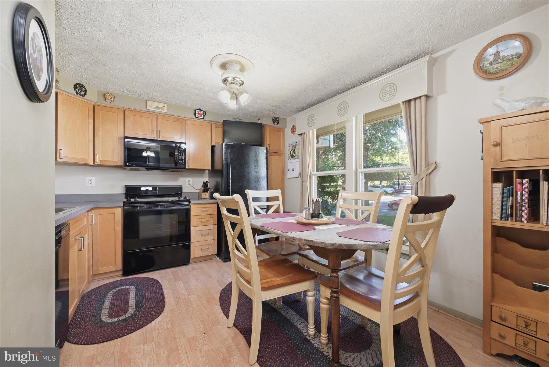 SILVER SPRING CNTRY CLUB - Residential