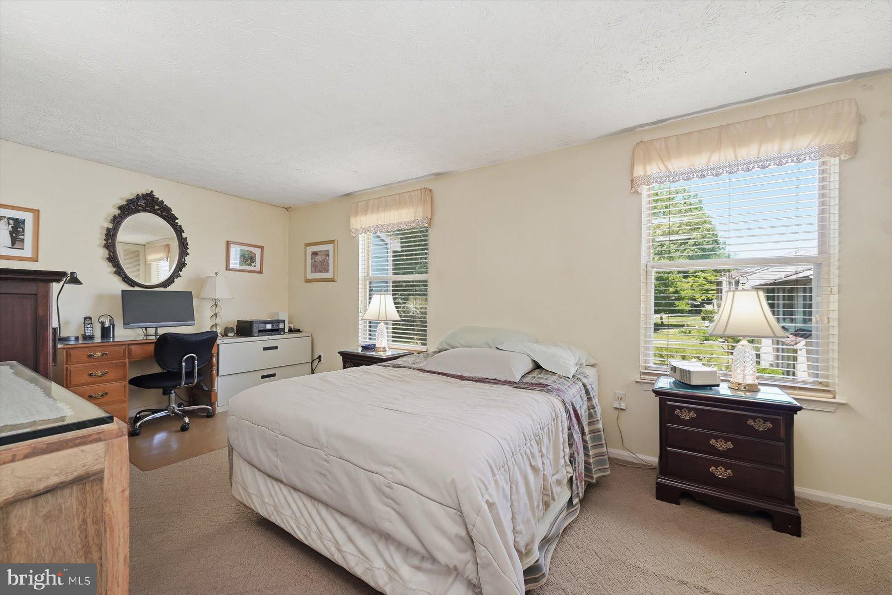 SILVER SPRING CNTRY CLUB - Residential