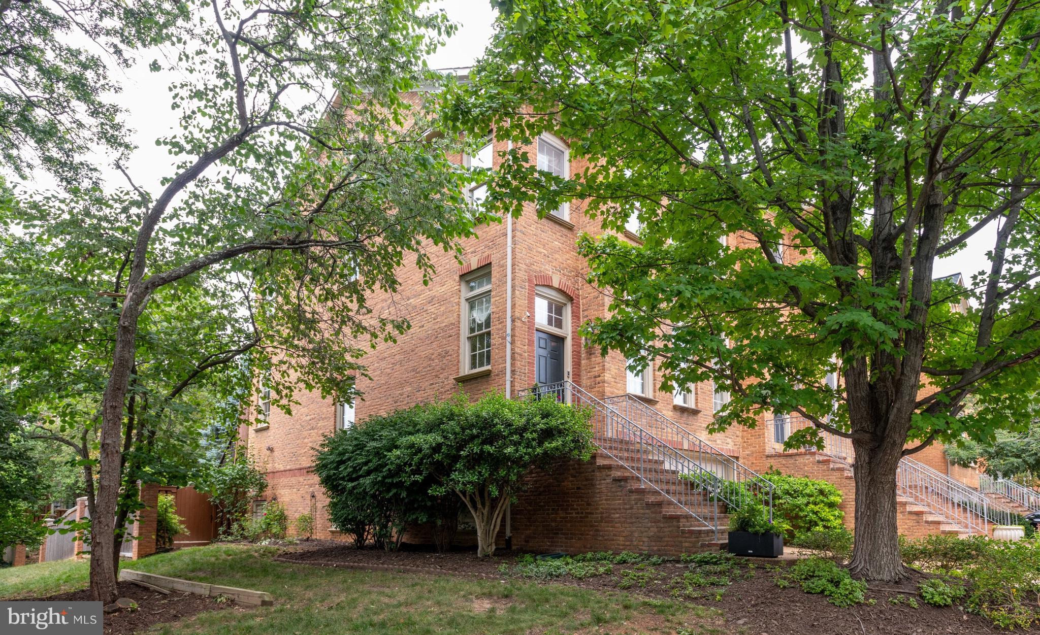 AMBERWOOD - Residential