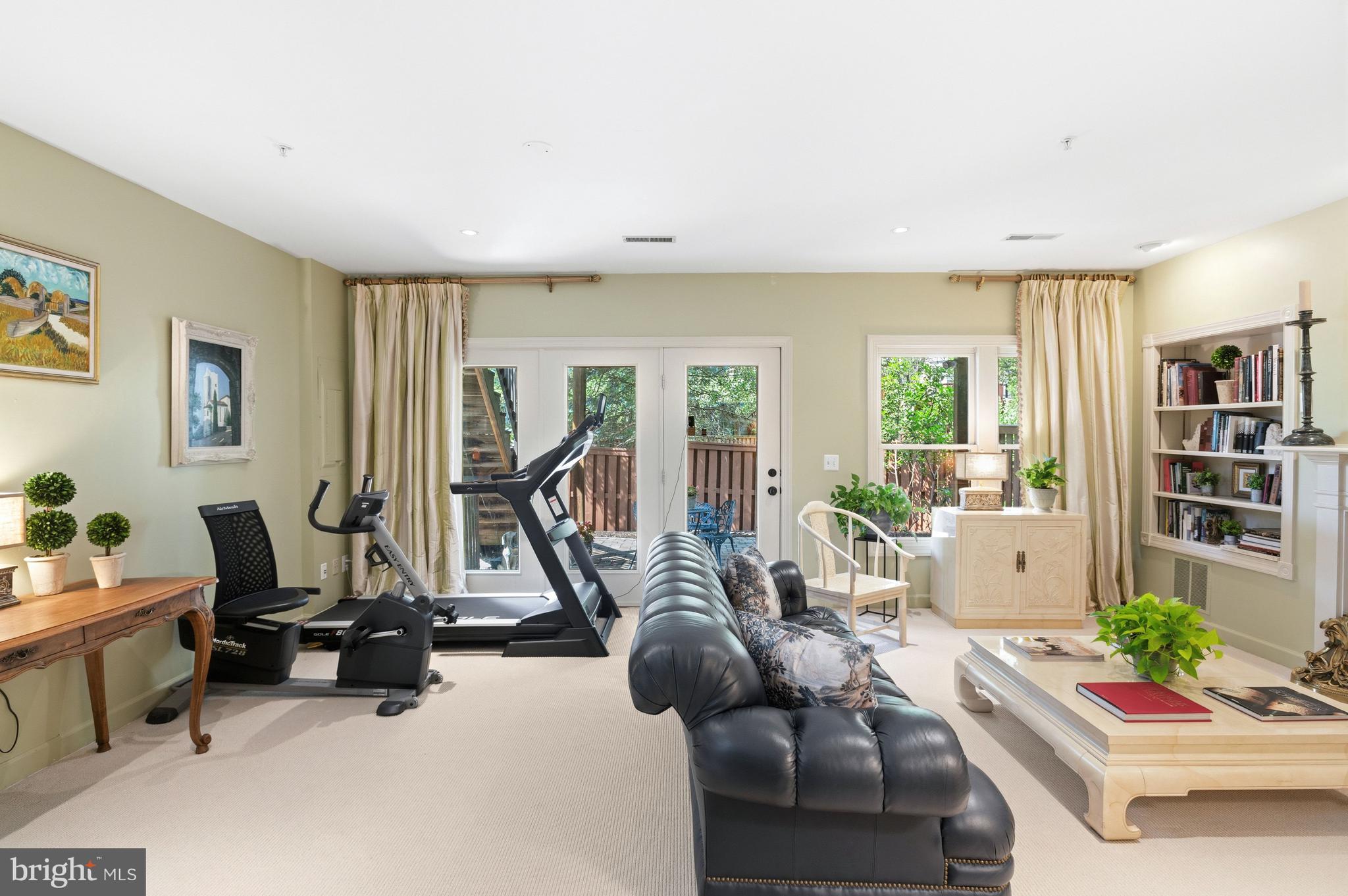 AMBERWOOD - Residential