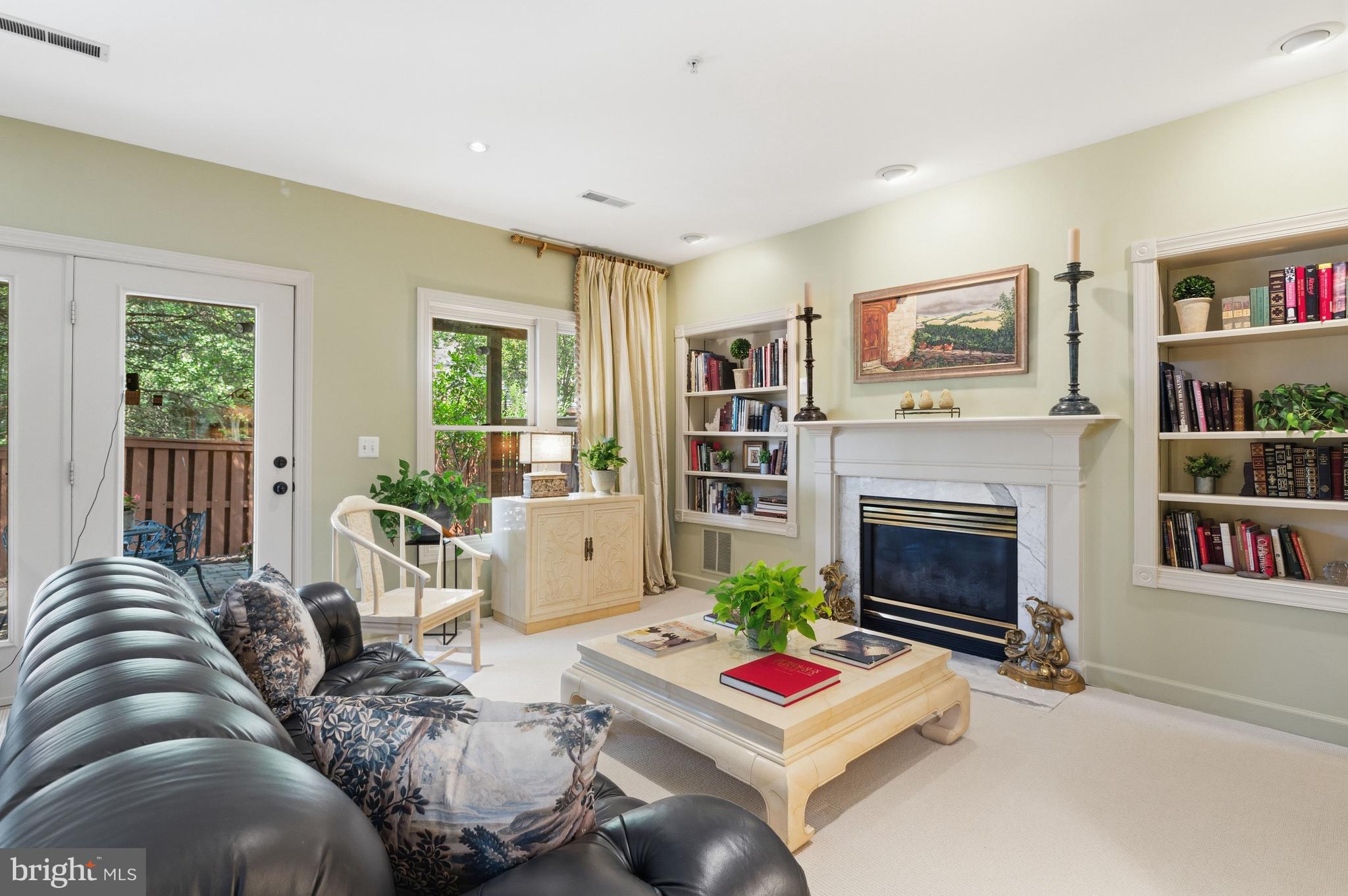 AMBERWOOD - Residential