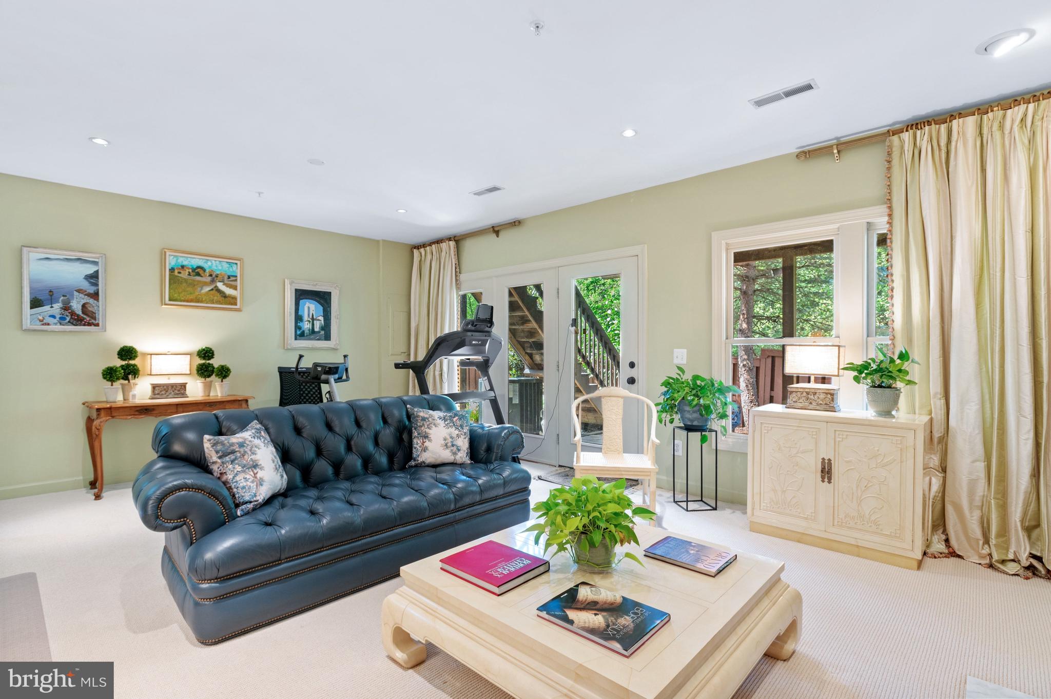 AMBERWOOD - Residential