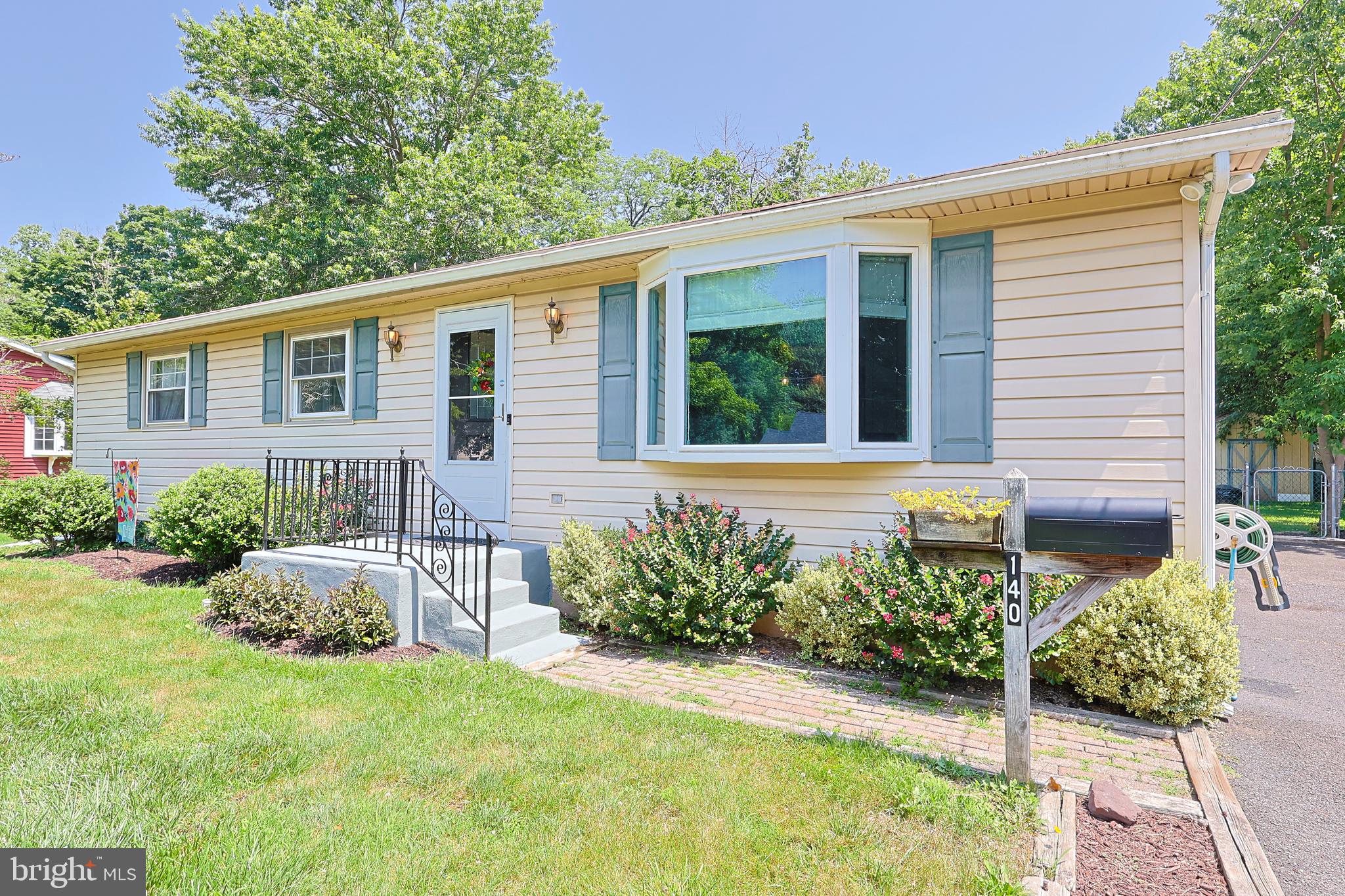 YARDLEY TERR - Residential