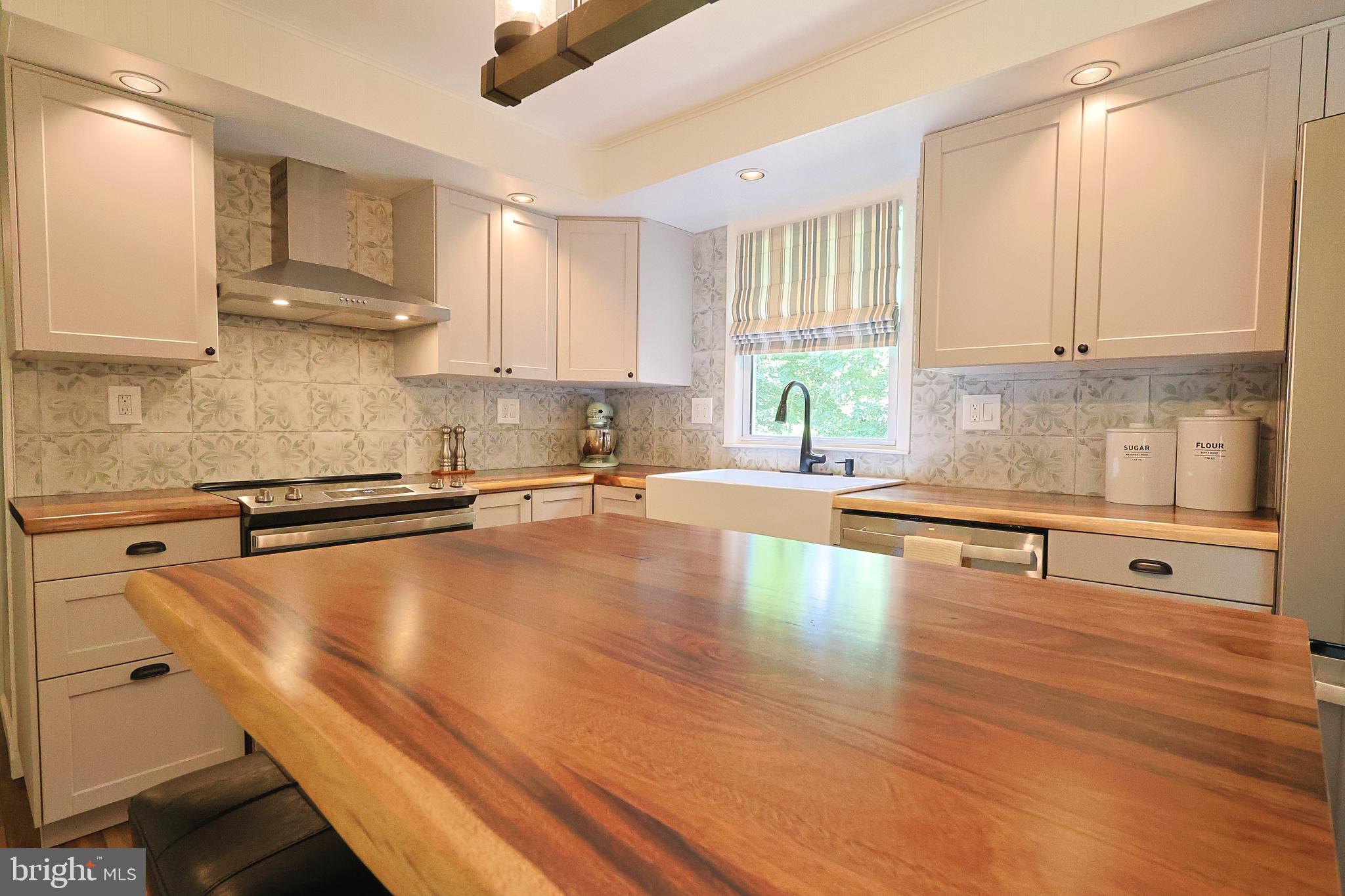 YARDLEY TERR - Residential