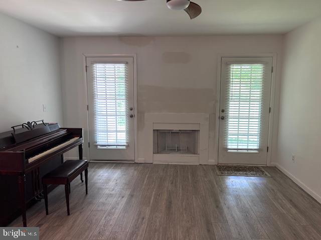 CREEKSIDE - Residential