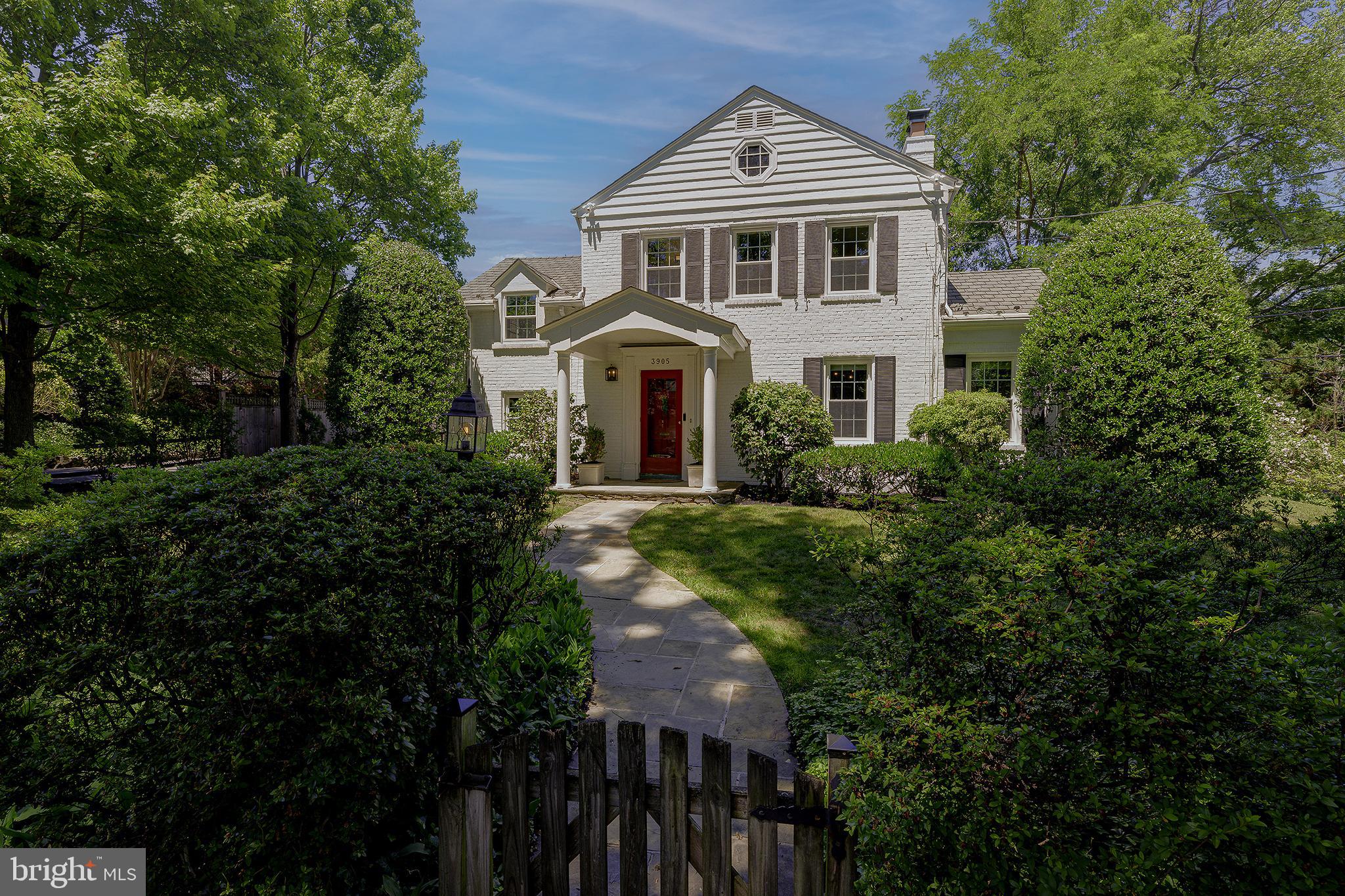 CHEVY CHASE HILLS - Residential