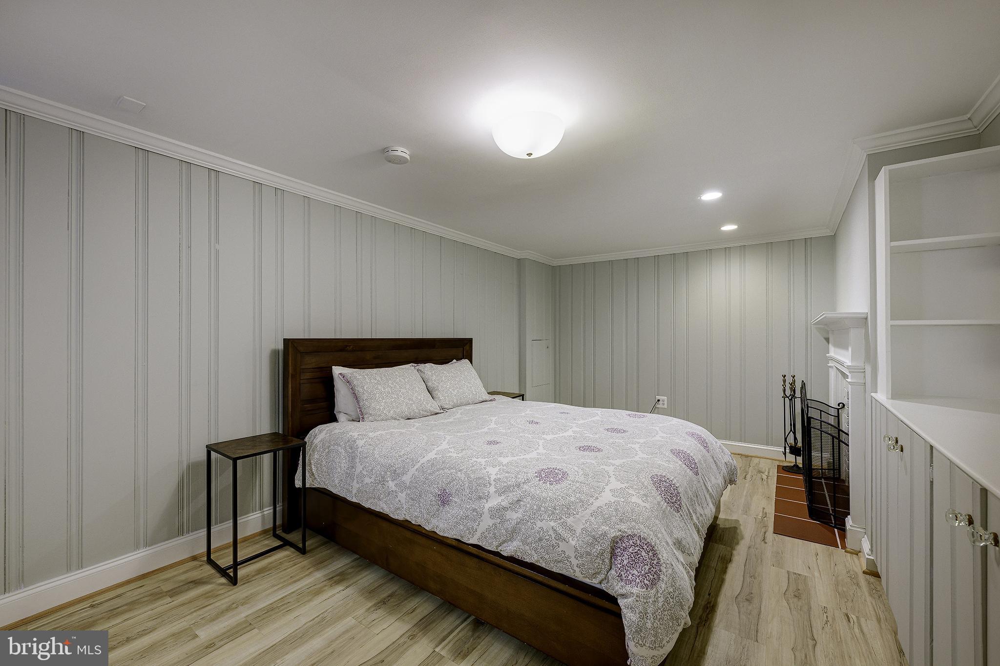 CHEVY CHASE HILLS - Residential