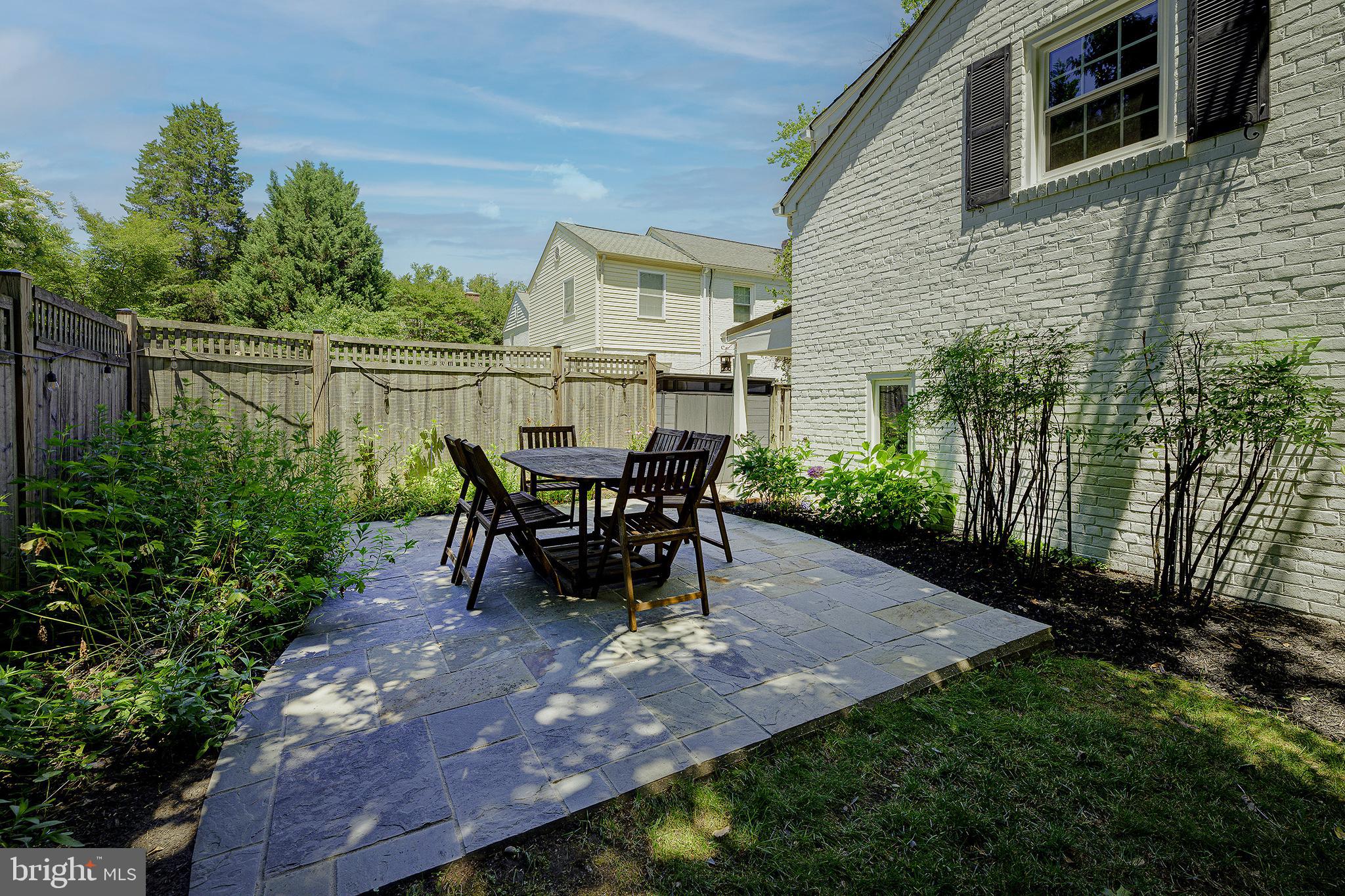 CHEVY CHASE HILLS - Residential