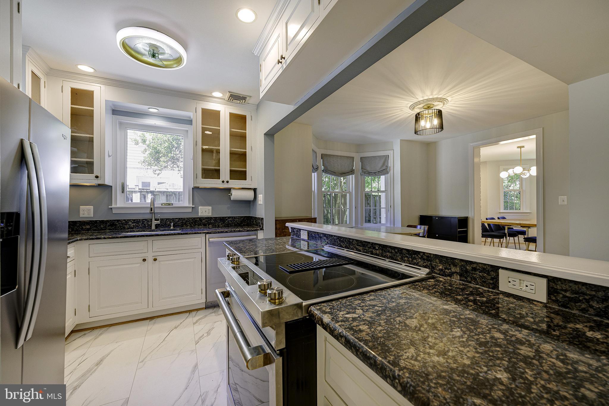 CHEVY CHASE HILLS - Residential