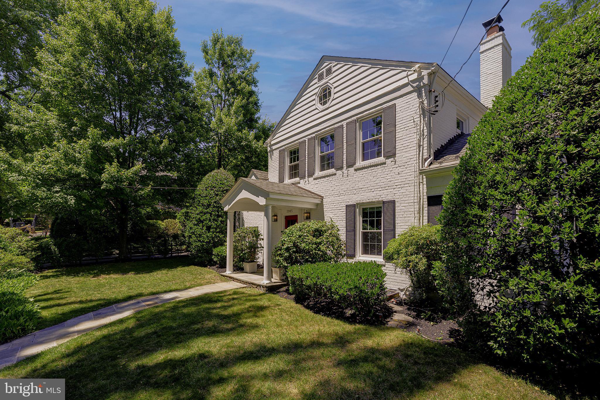 CHEVY CHASE HILLS - Residential