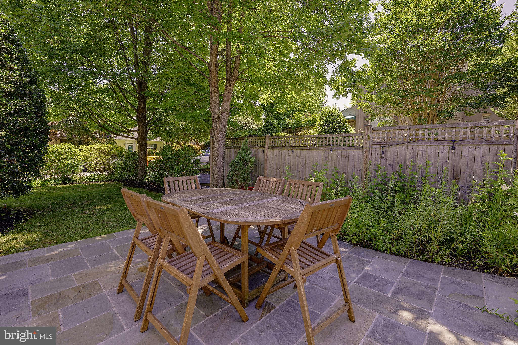 CHEVY CHASE HILLS - Residential