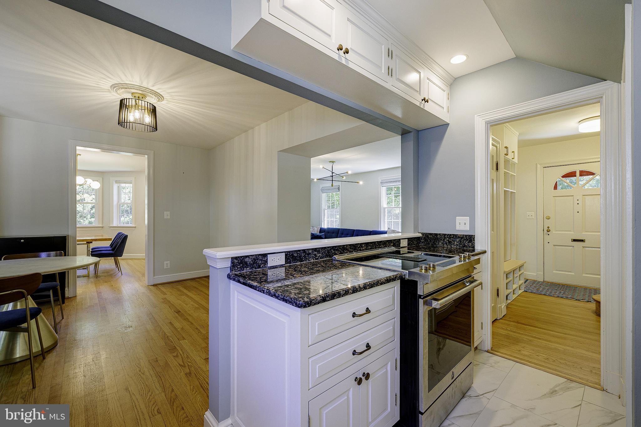 CHEVY CHASE HILLS - Residential