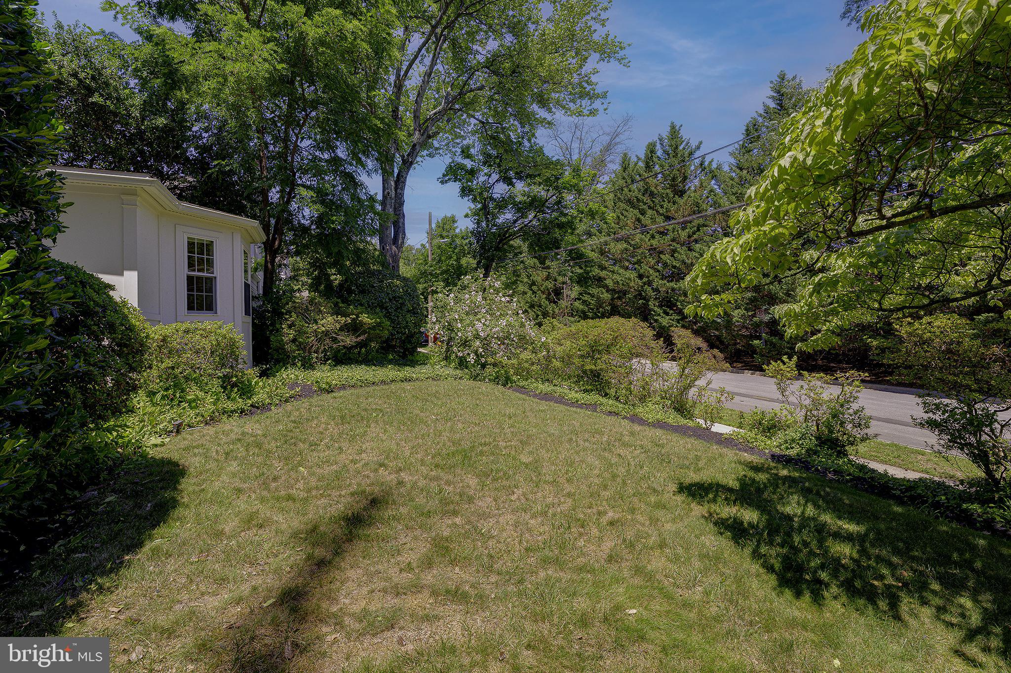 CHEVY CHASE HILLS - Residential