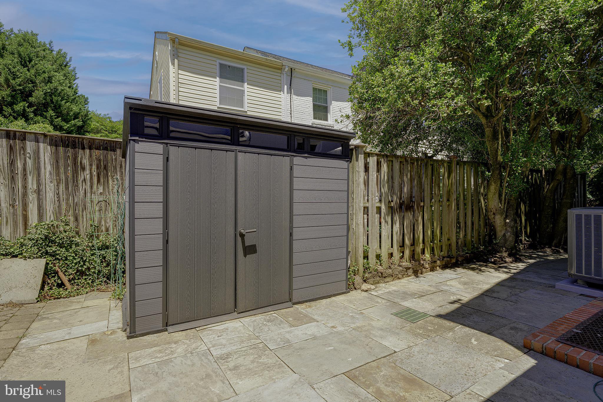 CHEVY CHASE HILLS - Residential