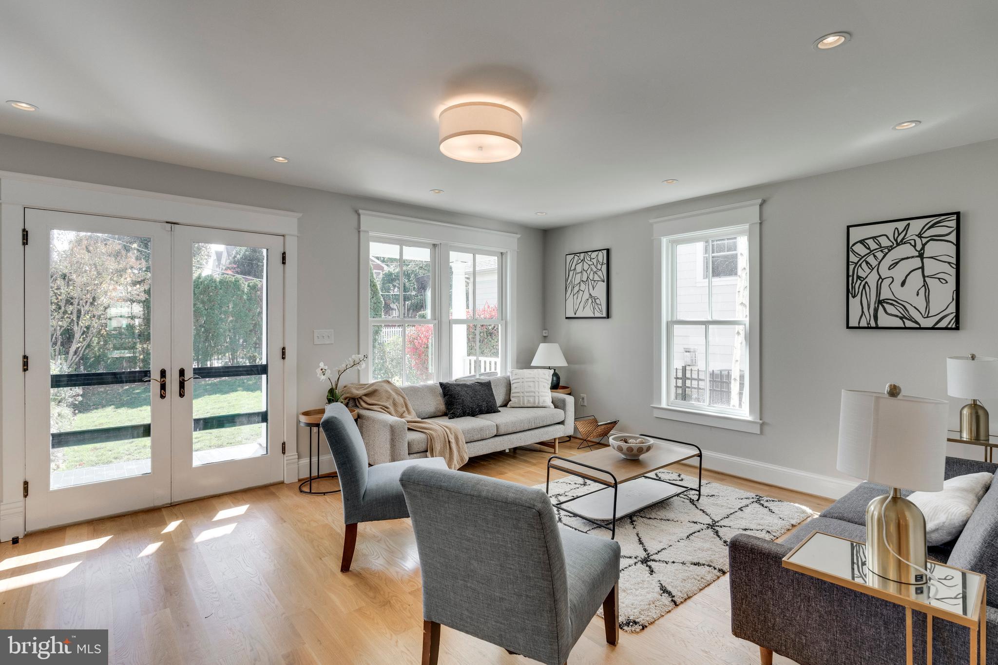 CLARENDON - Residential