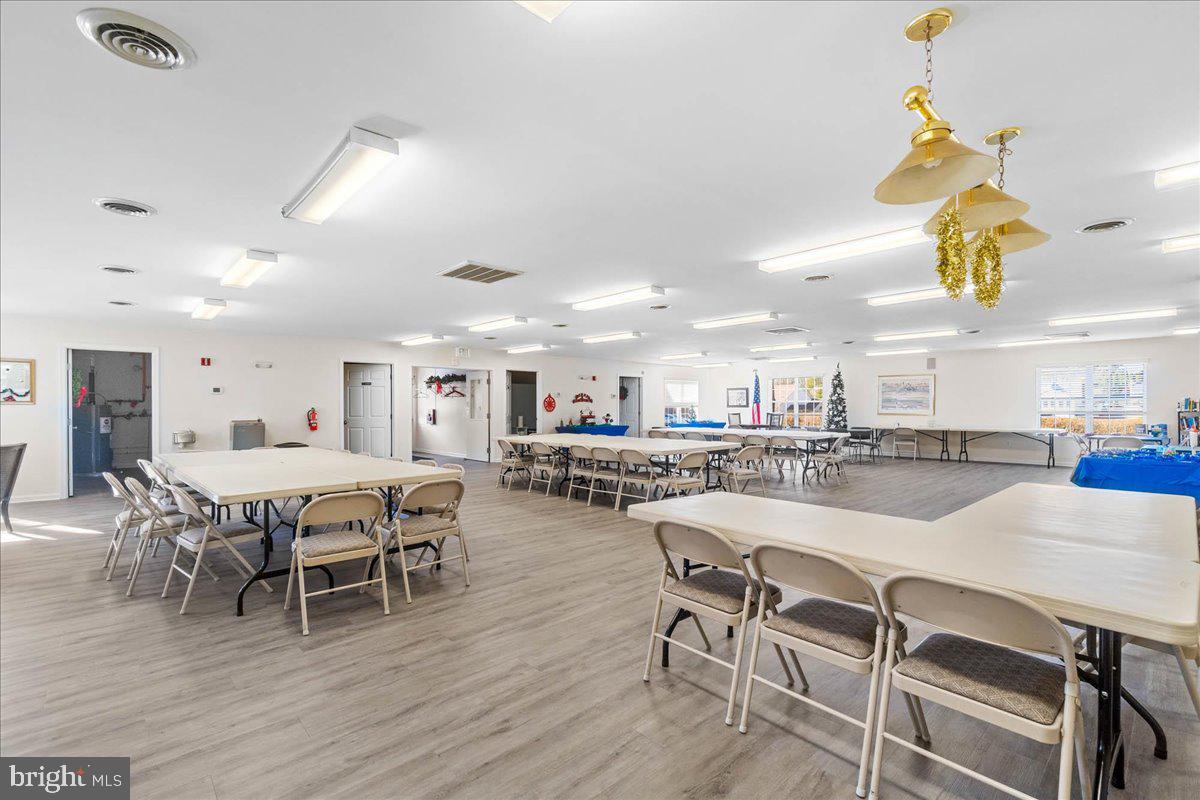 WINIFRED MANOR - Residential
