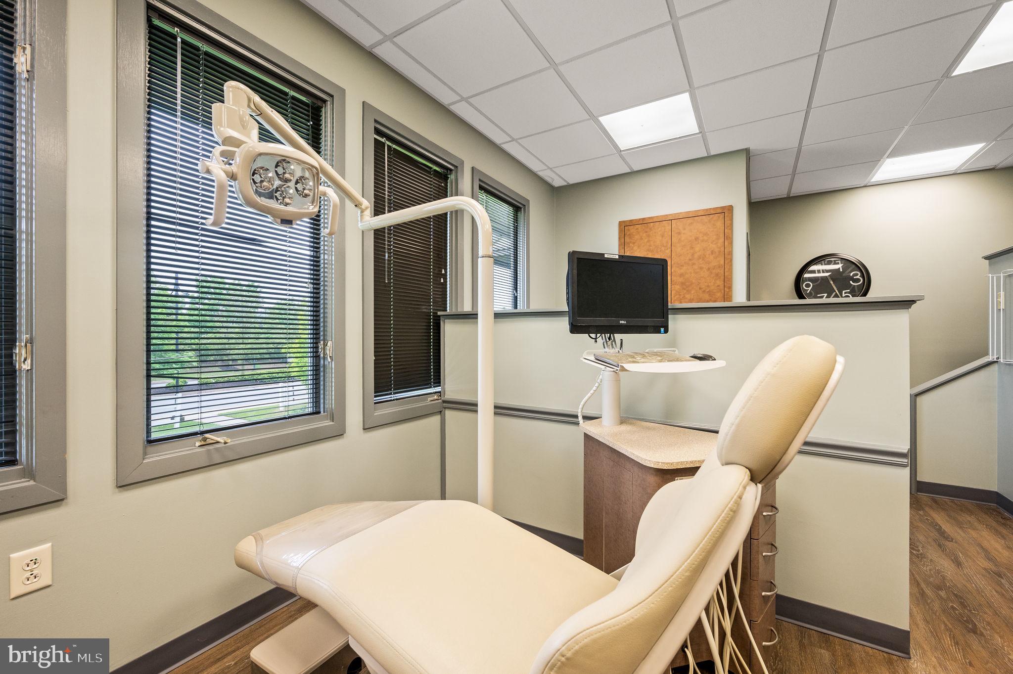 EXTON COMMONS - Commercial Sale