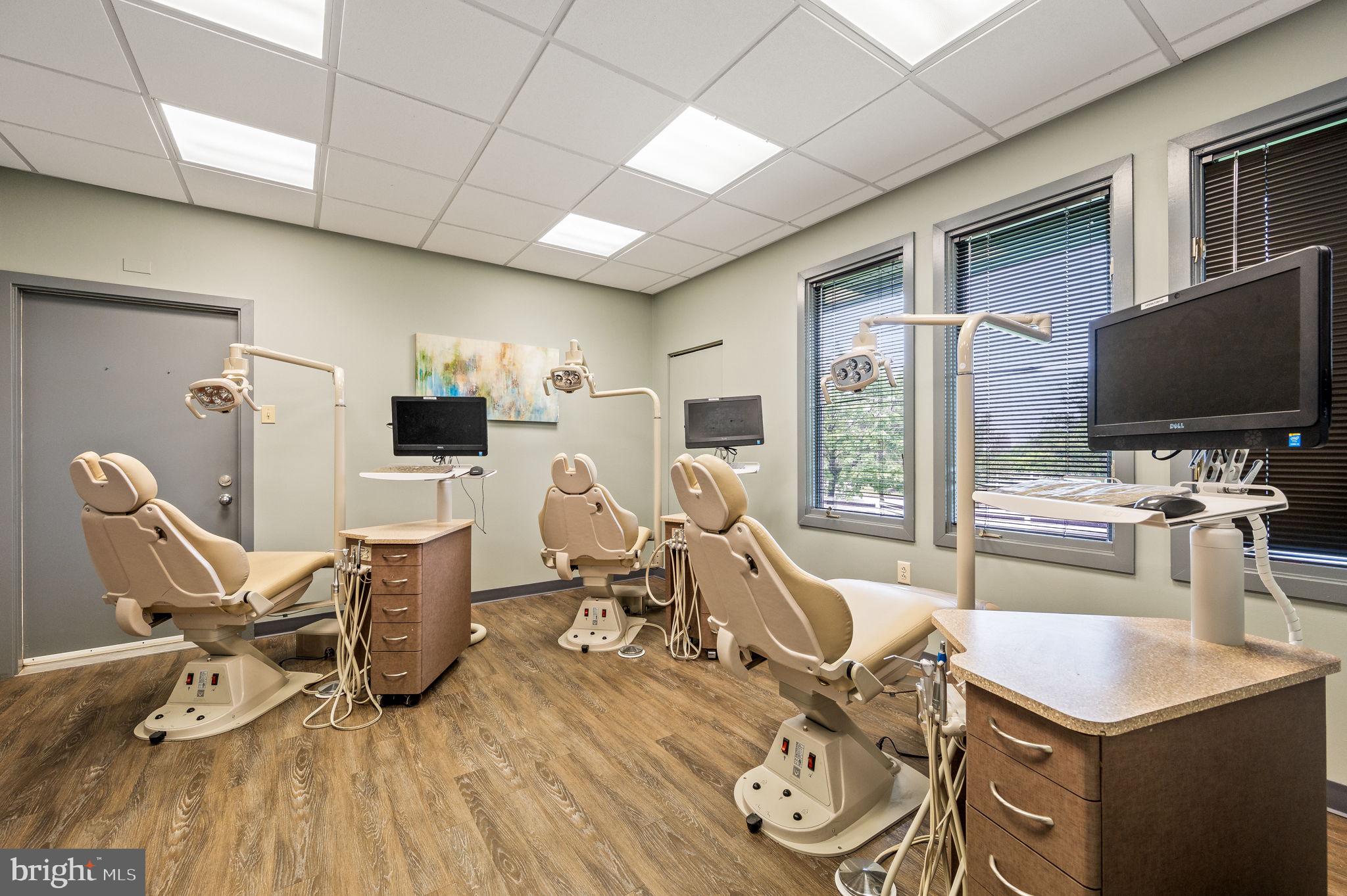 EXTON COMMONS - Commercial Sale