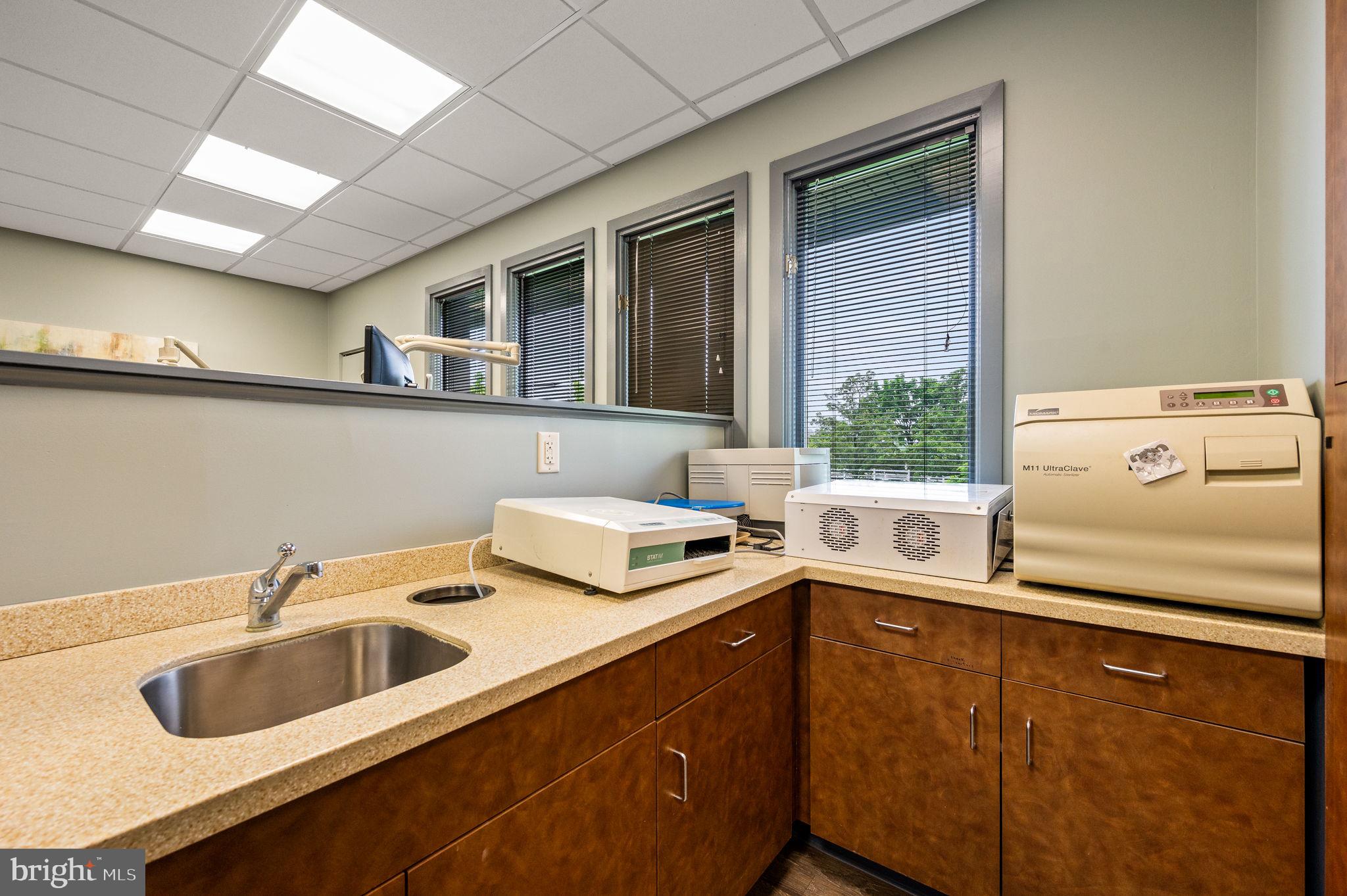 EXTON COMMONS - Commercial Sale