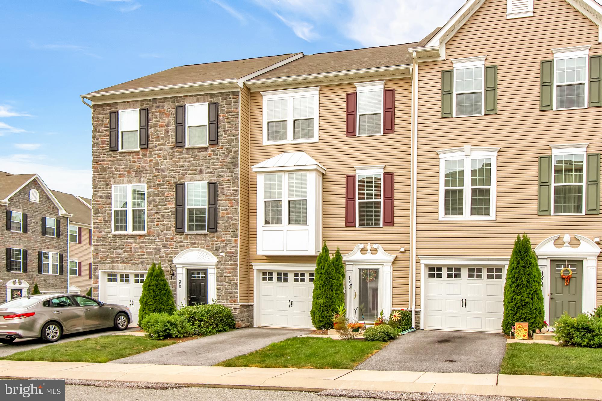 REGENTS GLEN TOWNHOME - Residential