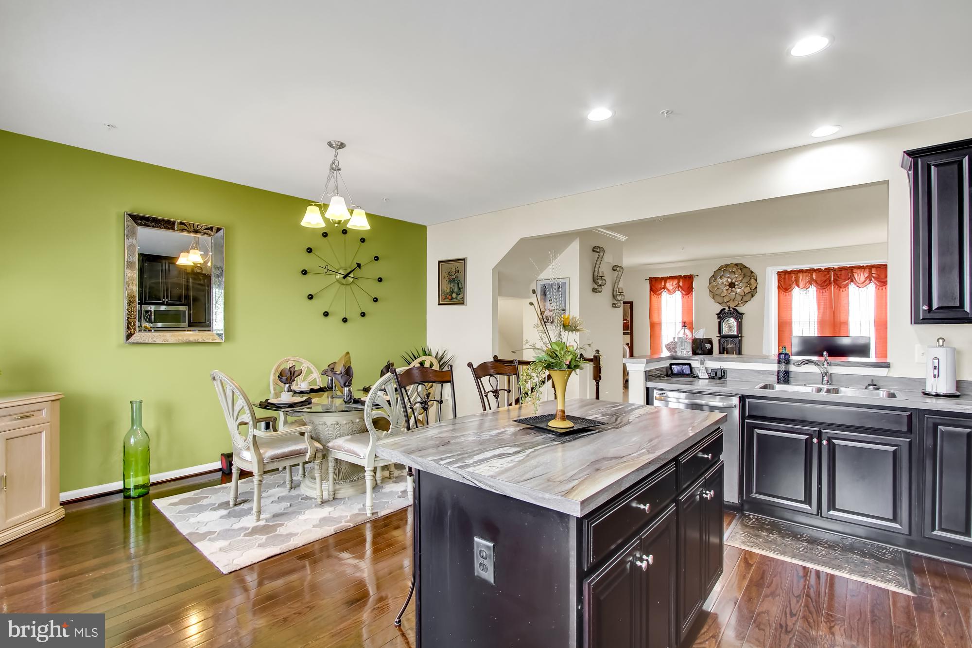 REGENTS GLEN TOWNHOME - Residential
