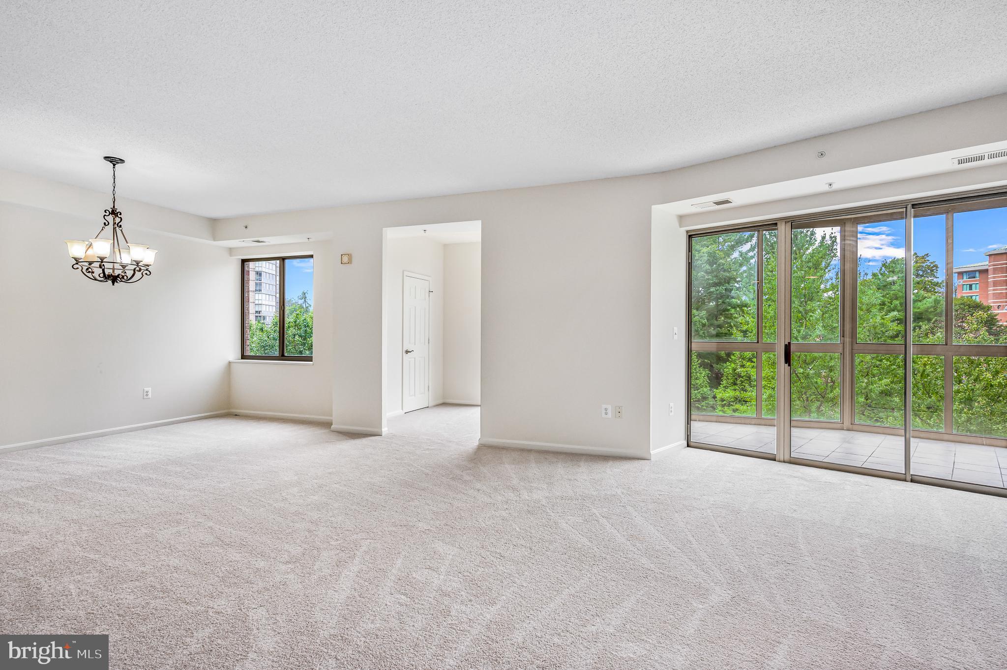 LANSDOWNE WOODS - Residential