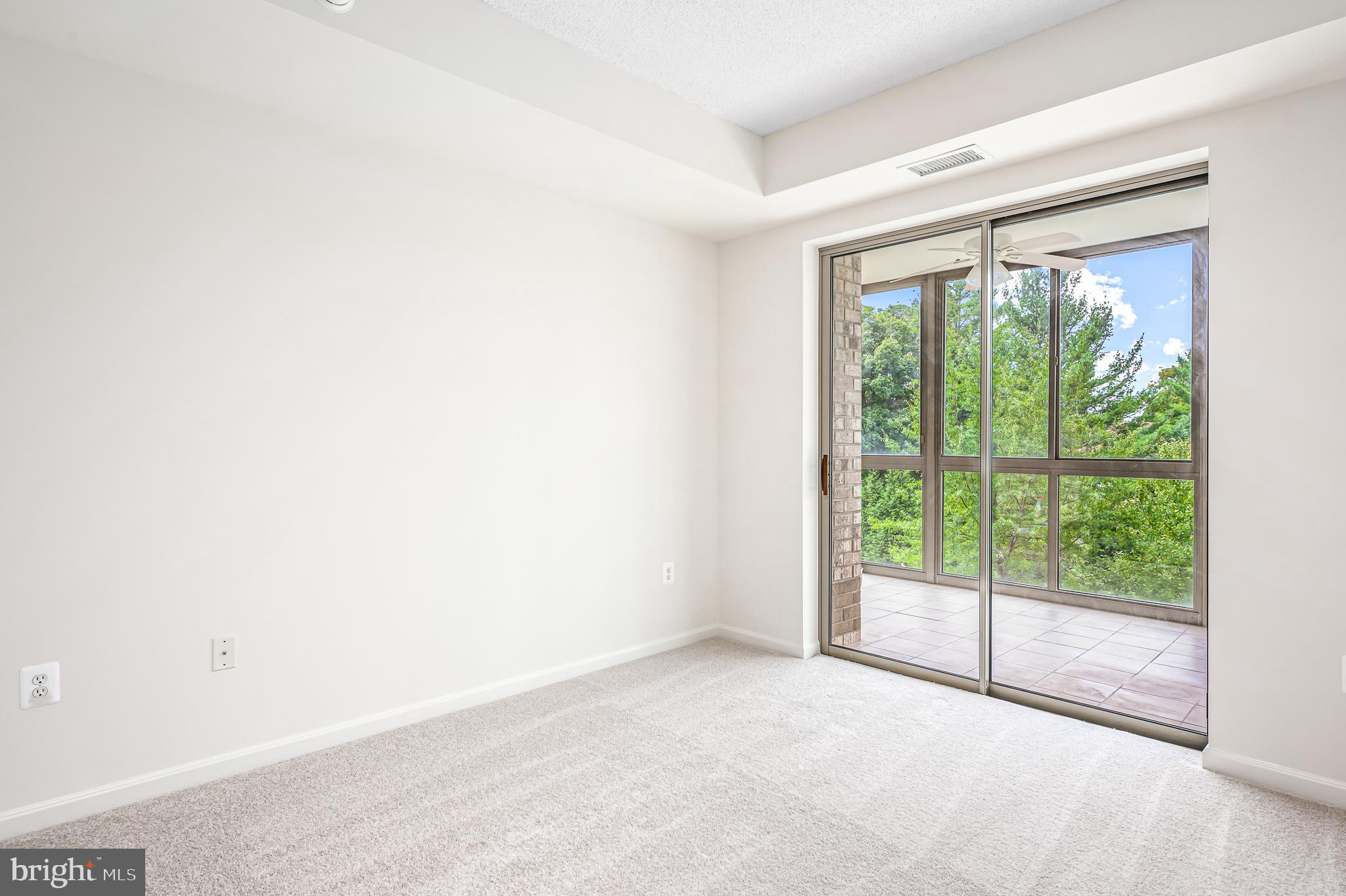LANSDOWNE WOODS - Residential