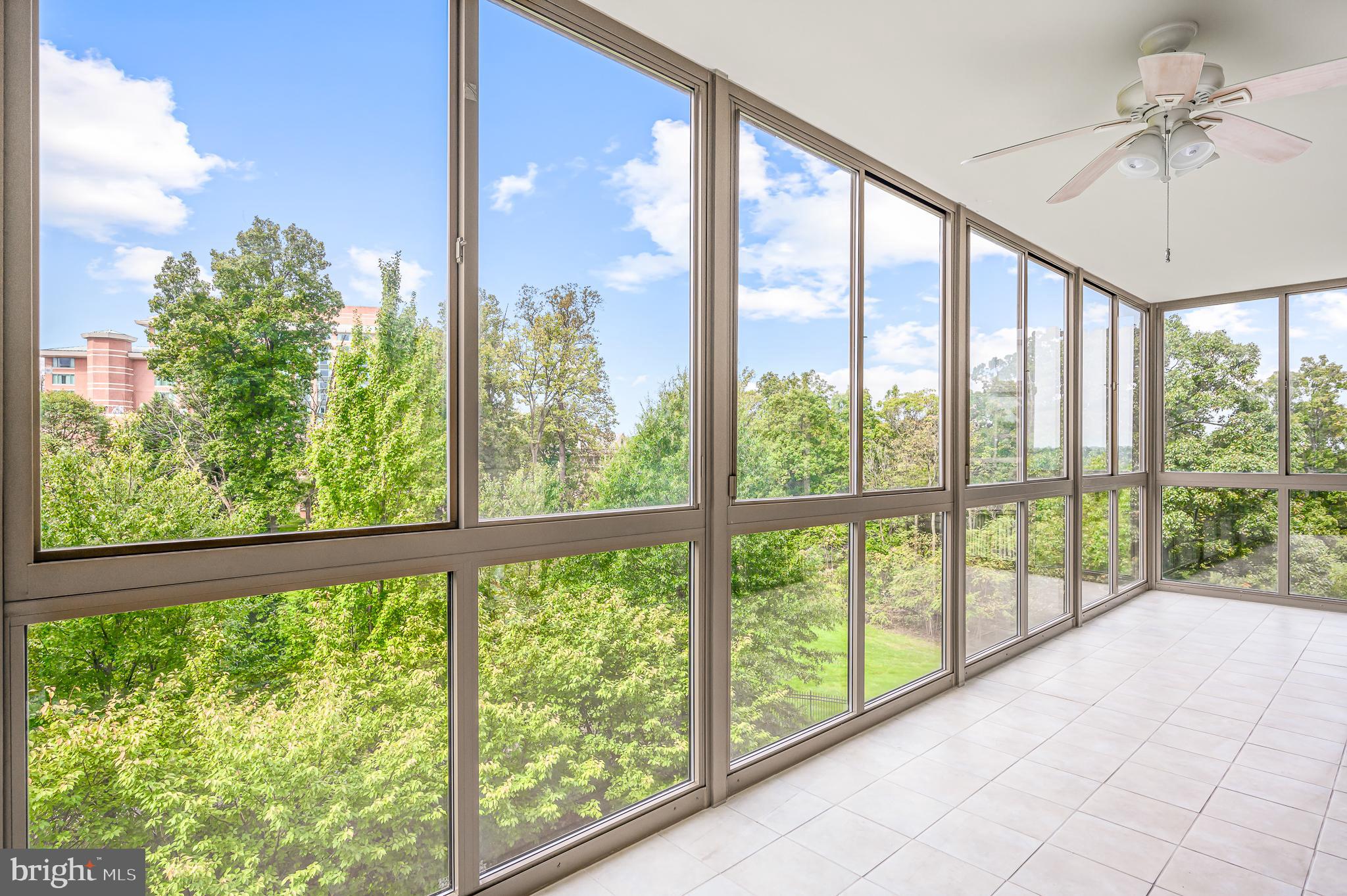 LANSDOWNE WOODS - Residential