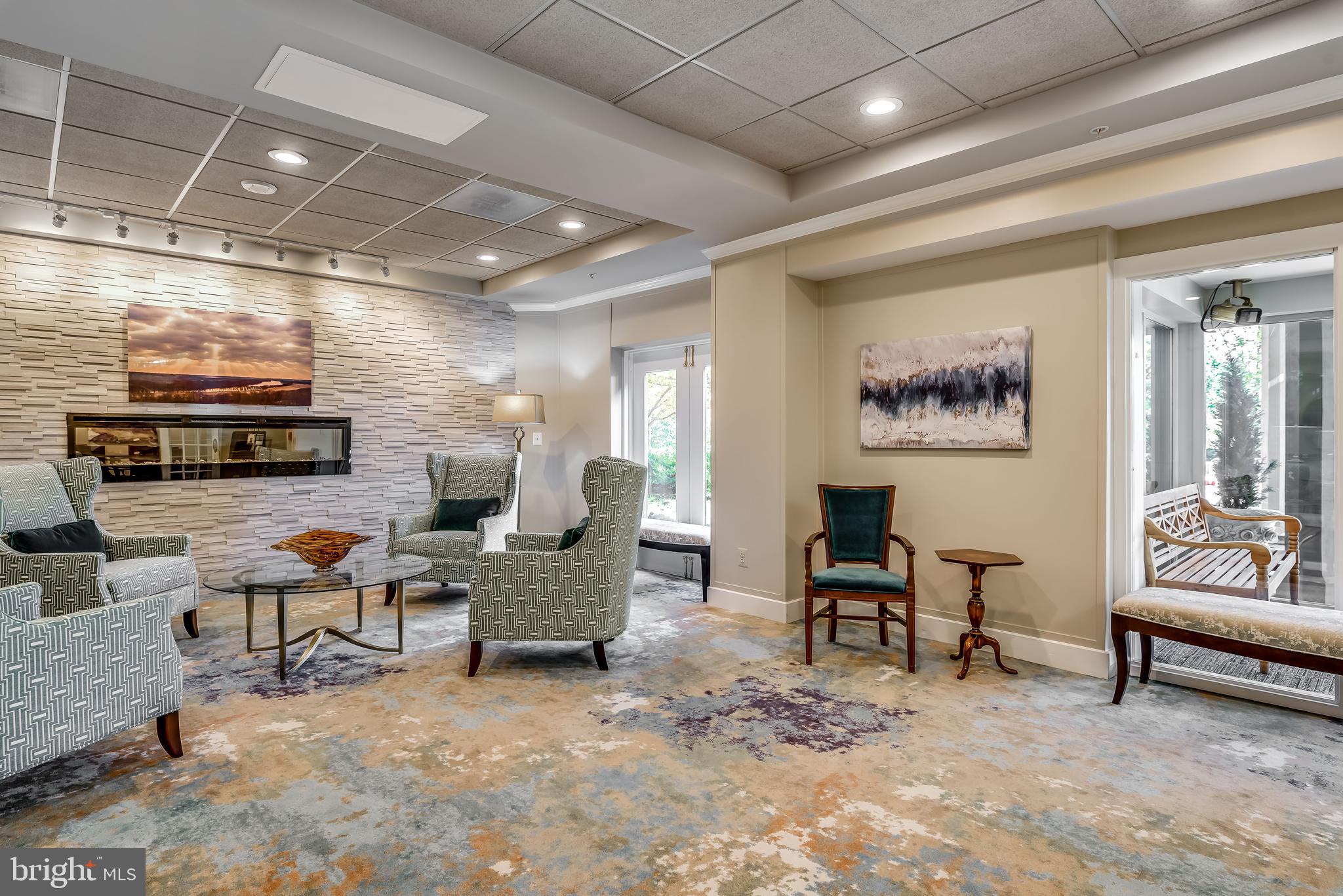 LANSDOWNE WOODS - Residential