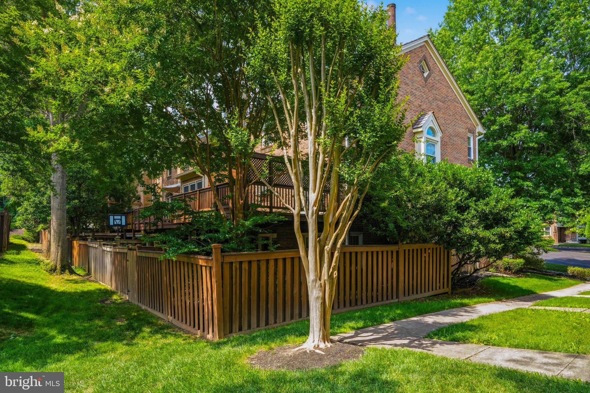 PENDERBROOK - Residential