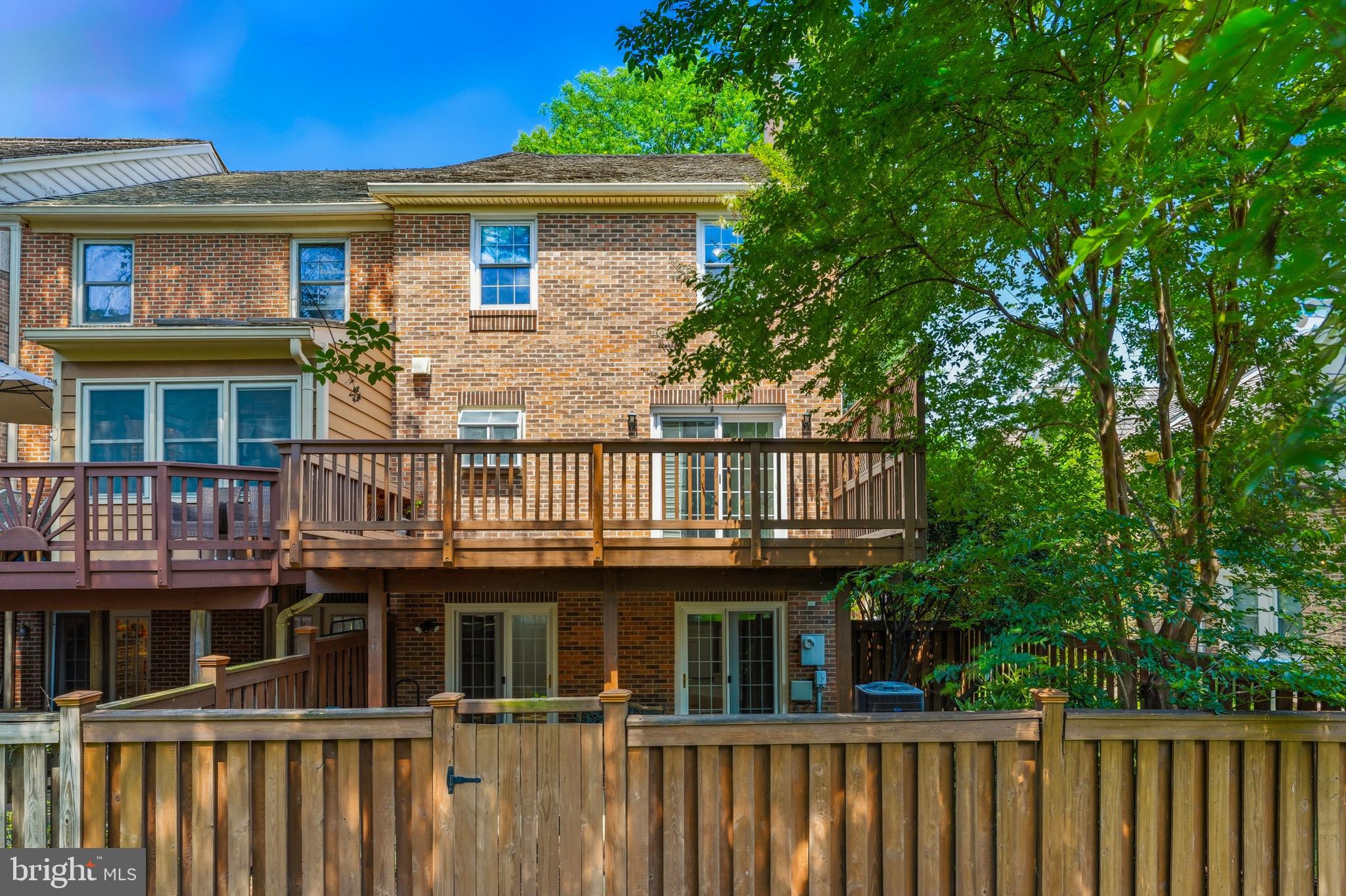 PENDERBROOK - Residential
