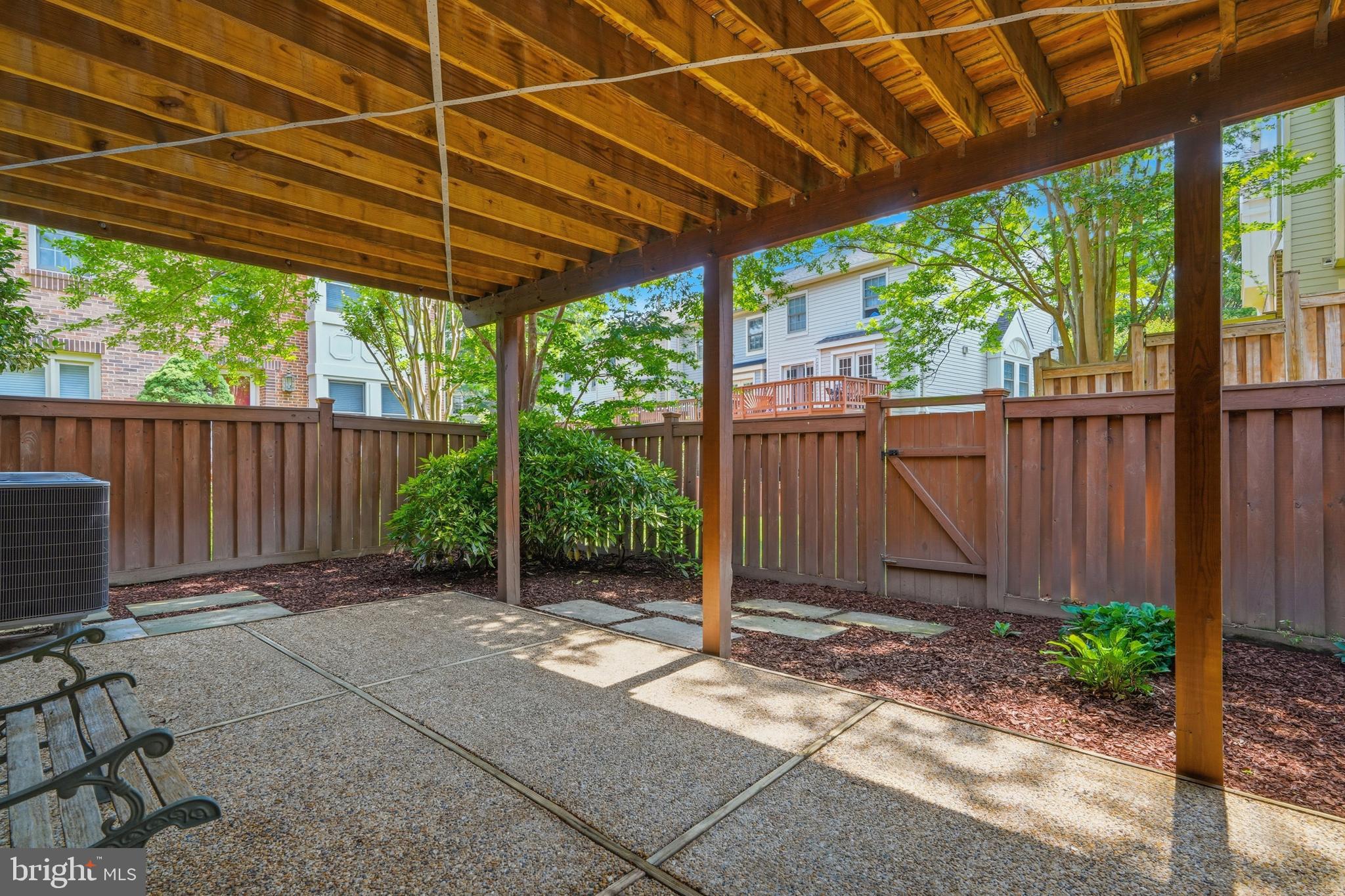 PENDERBROOK - Residential