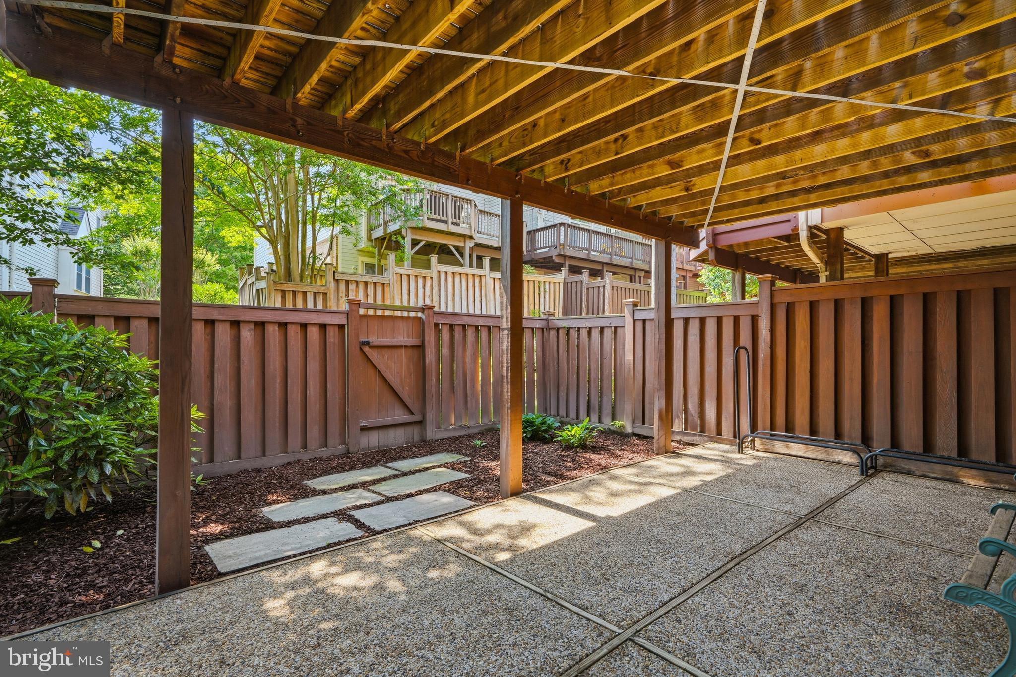 PENDERBROOK - Residential