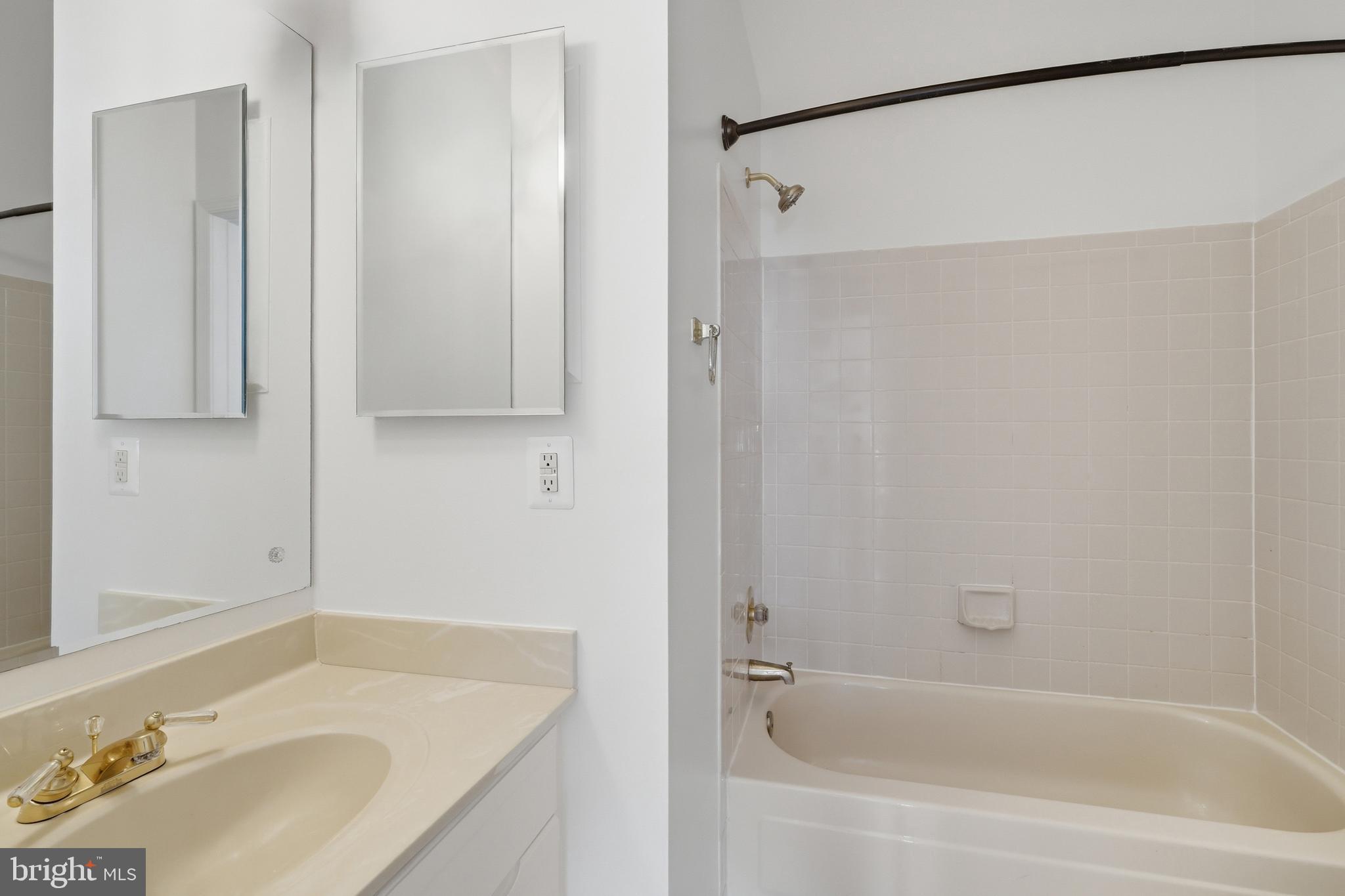 PENDERBROOK - Residential