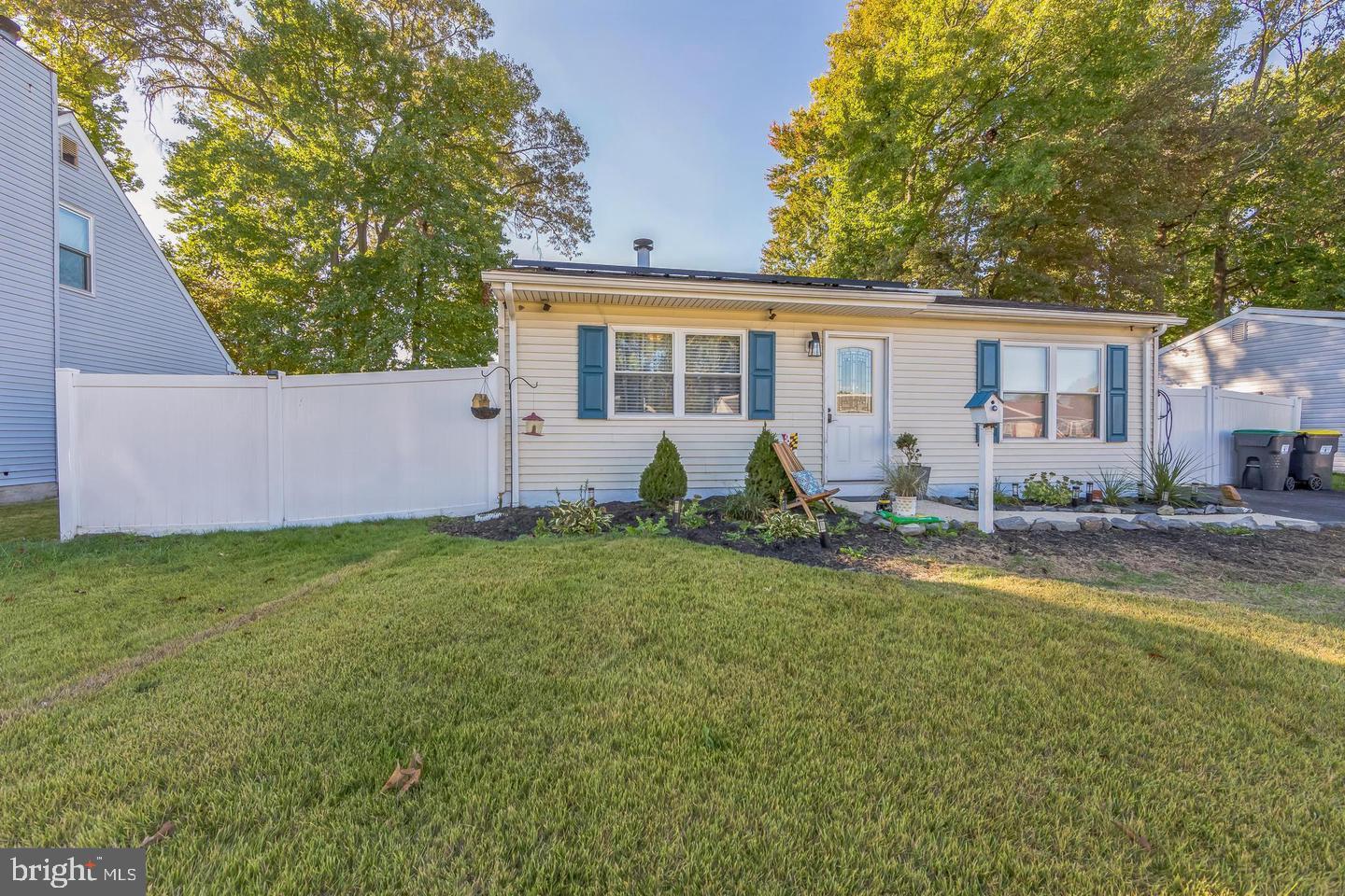 Welcome Home to Harmony Woods! This 2BR/1BA Ranch has some updates, to include a newer roof, newer windows, newer HVAC system, fully fenced yard for privacy and two storage sheds. The wood burning fireplace creates a cozy atmosphere and lovely entertainment space.  Tesla Solar Panels ($75/month lease) yet produces a very friendly electric bill!!!  Minutes from I-95 (Exits 3 and 4). Home to Christiana Mall and Christiana Fashion Center, the region's premier shopping destinations. Wide variety of restaurants, national chains, and local favorites nearby.  Convenient for commuting to Wilmington, Philadelphia, and Baltimore. 
Set up your tour on weekends only due to work schedules!