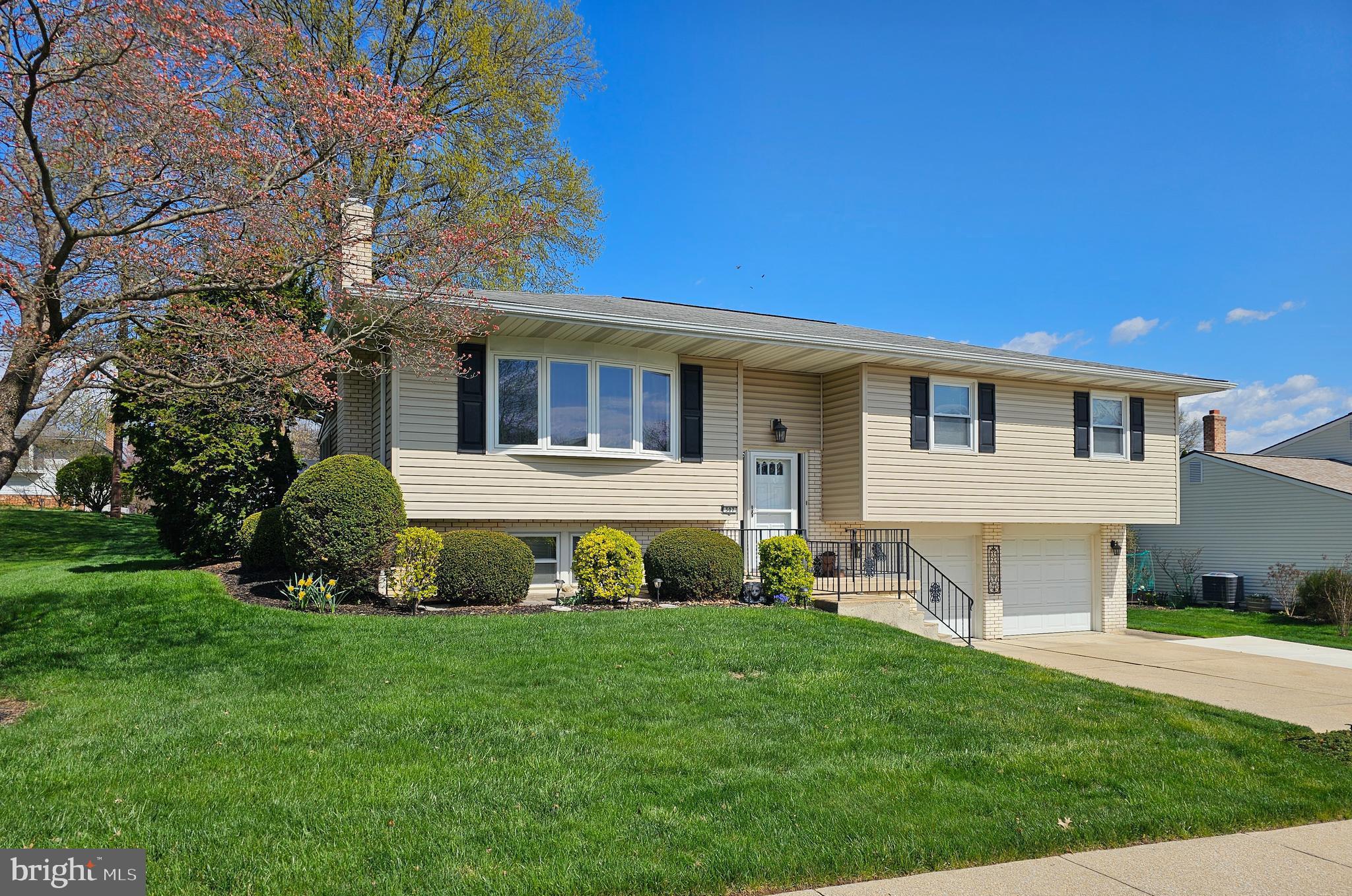 SHIREMAN MANOR - Residential