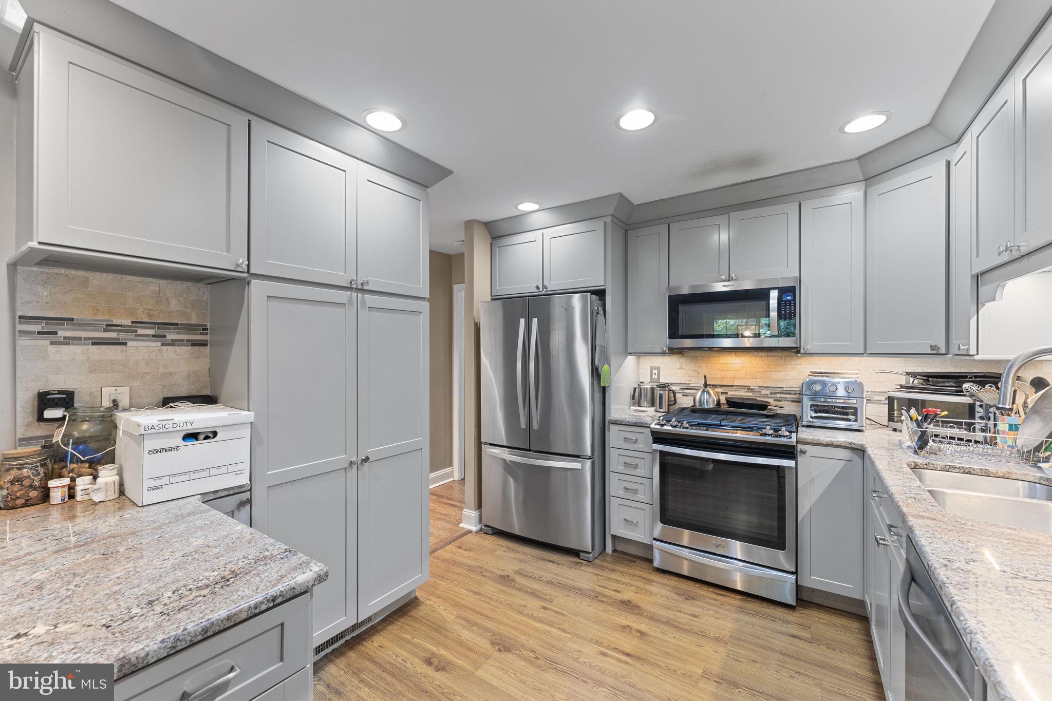 WEATHERSTONE - Residential