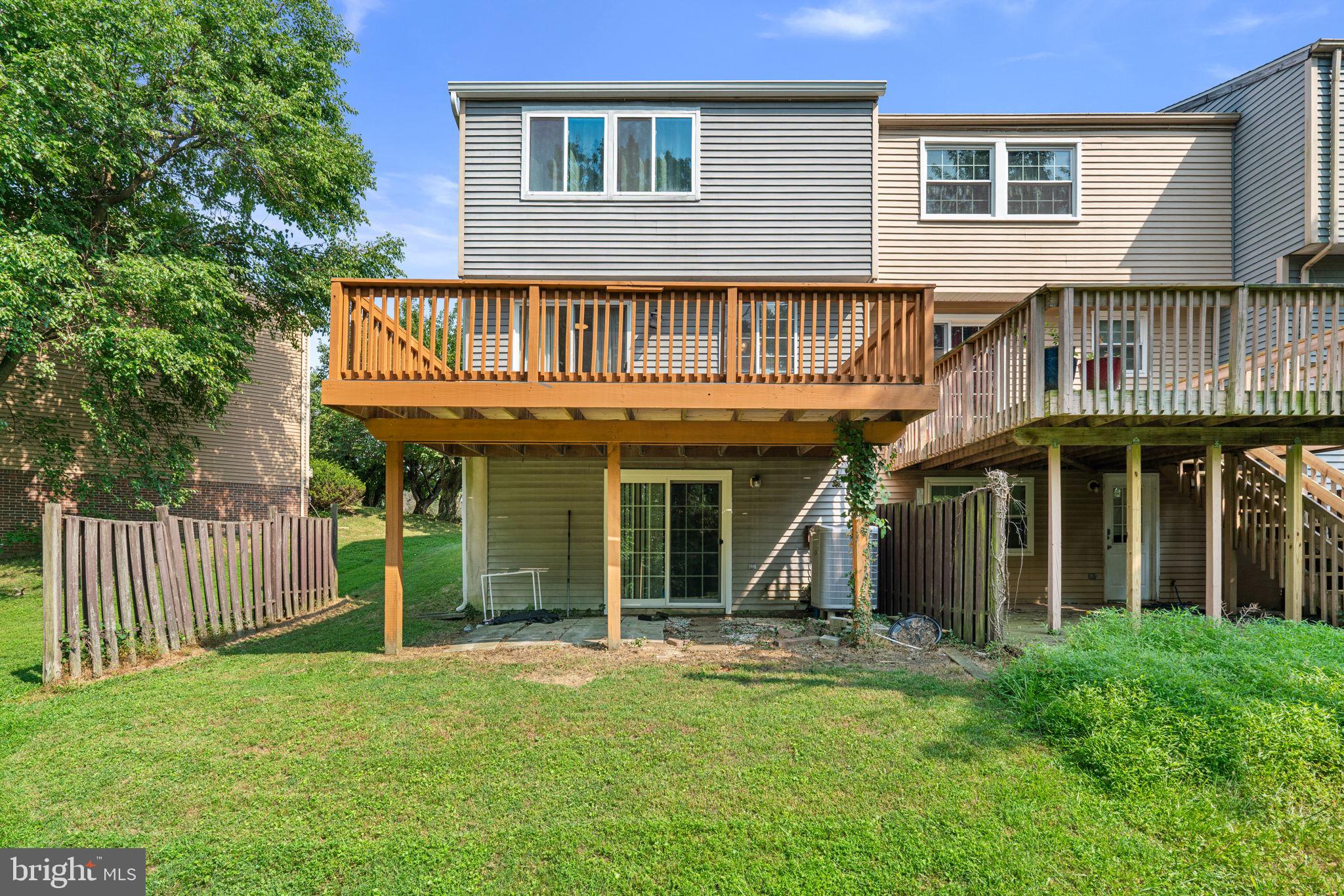 QUEEN ANNE VILLAGE - Residential