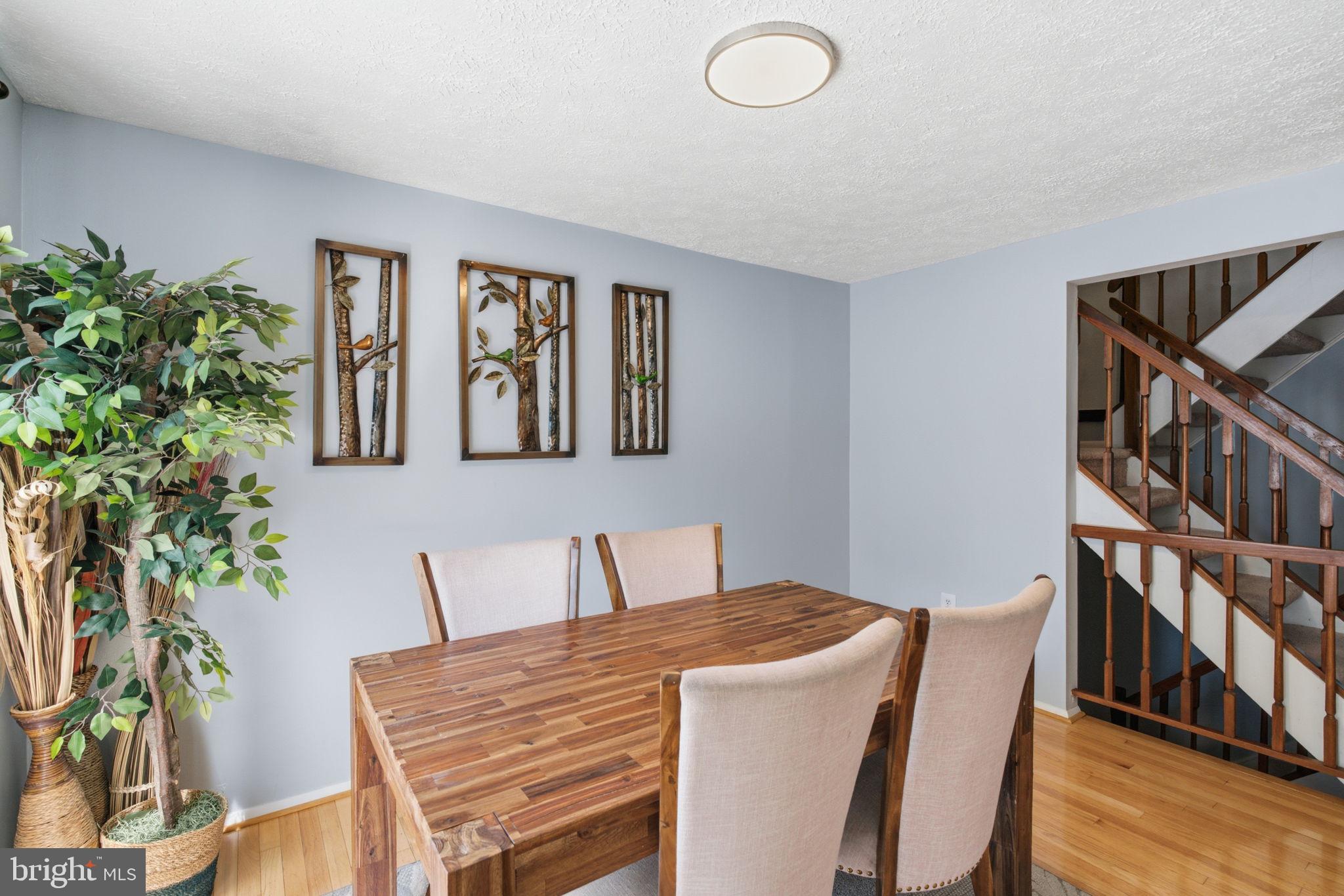 QUEEN ANNE VILLAGE - Residential