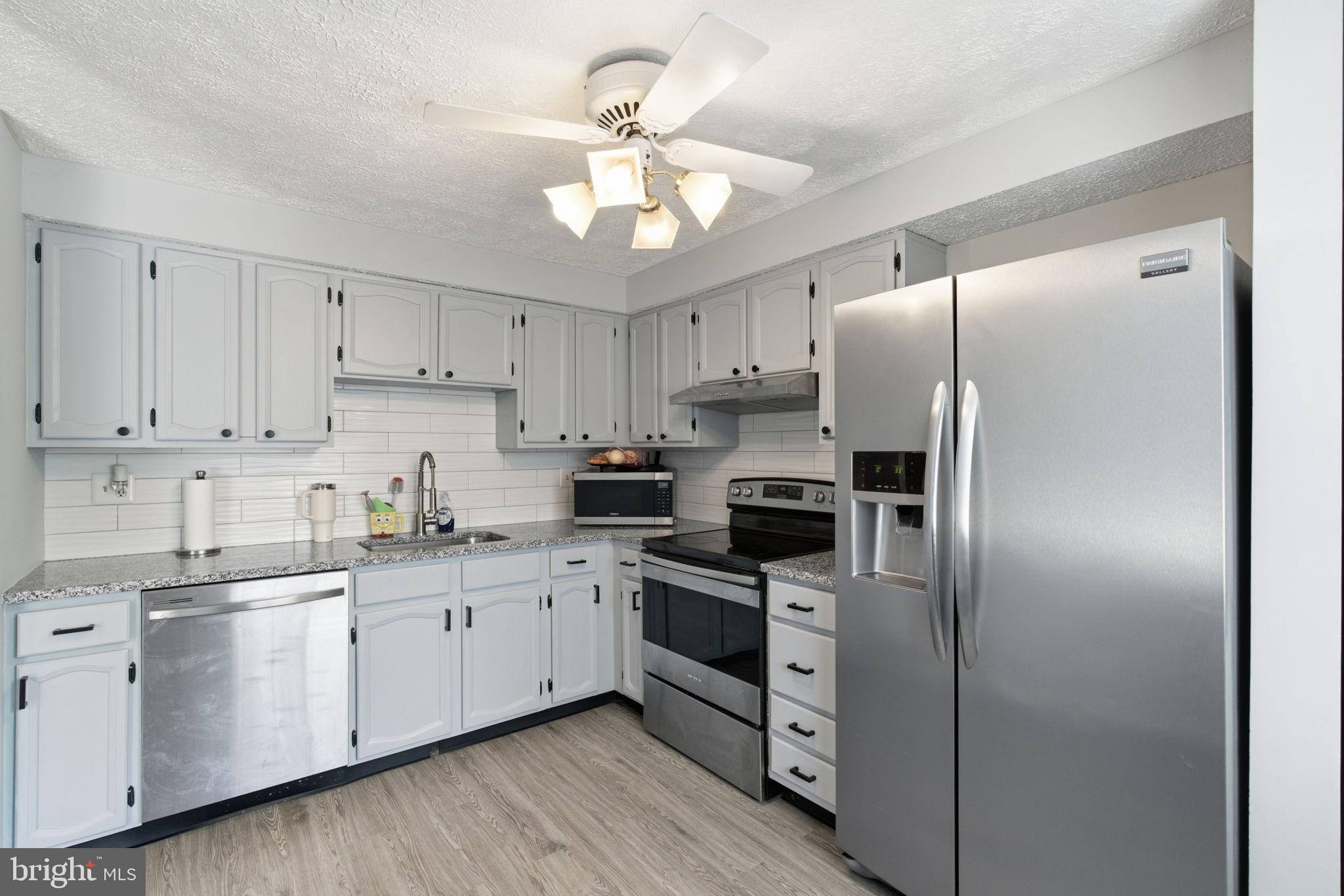 QUEEN ANNE VILLAGE - Residential