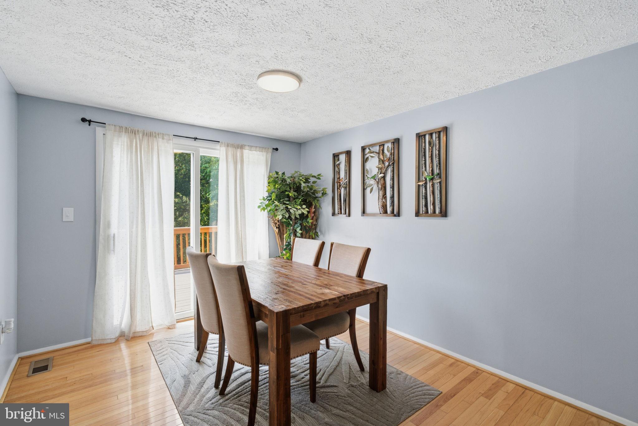 QUEEN ANNE VILLAGE - Residential