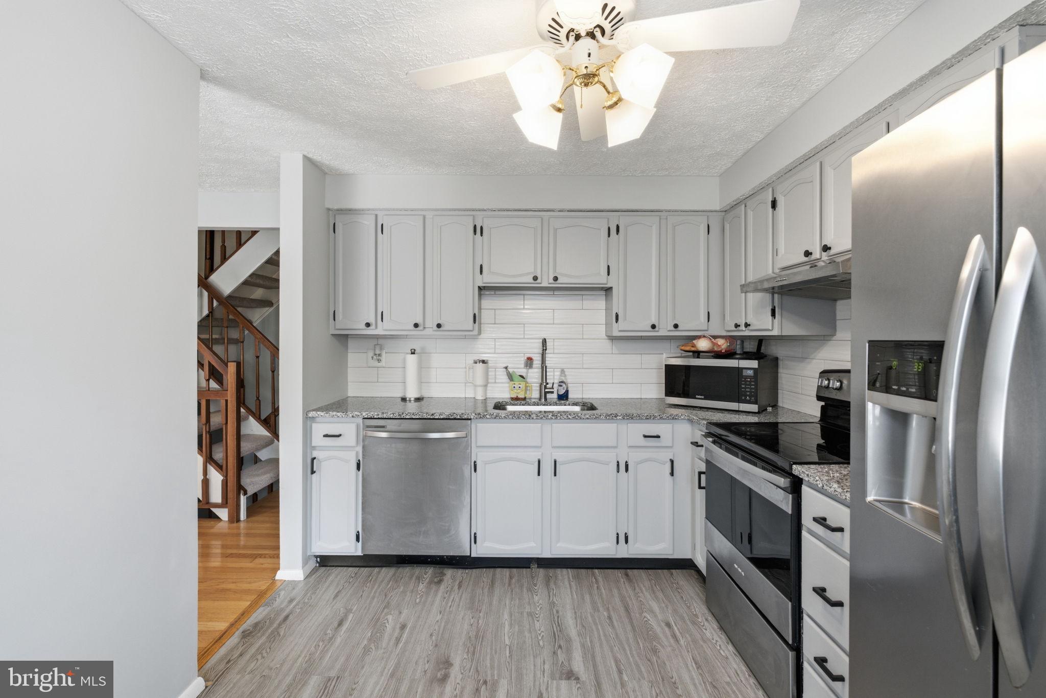 QUEEN ANNE VILLAGE - Residential