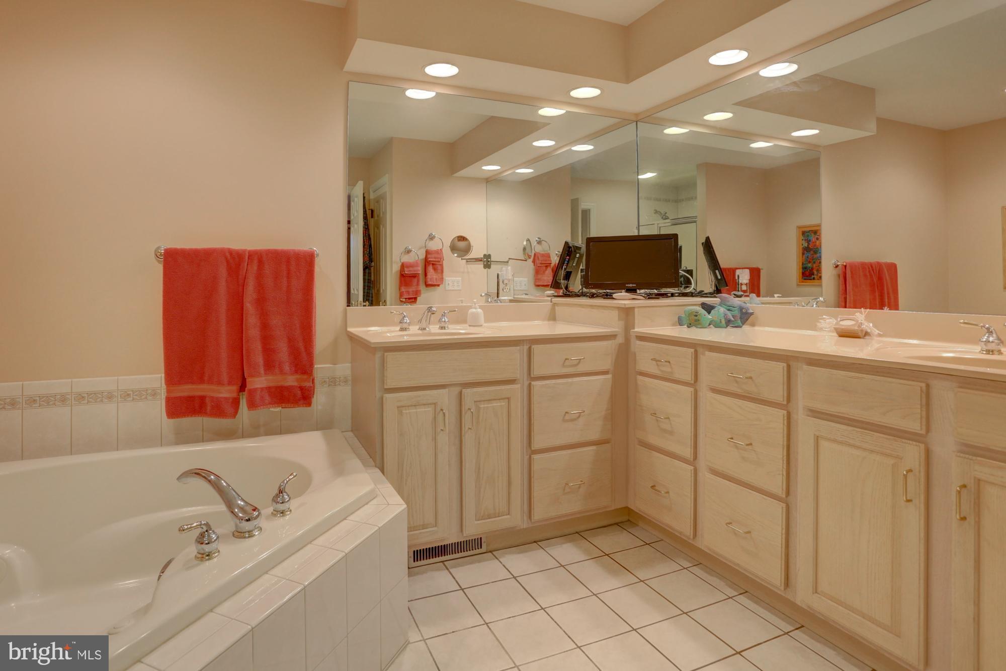 OAK LANE - Residential