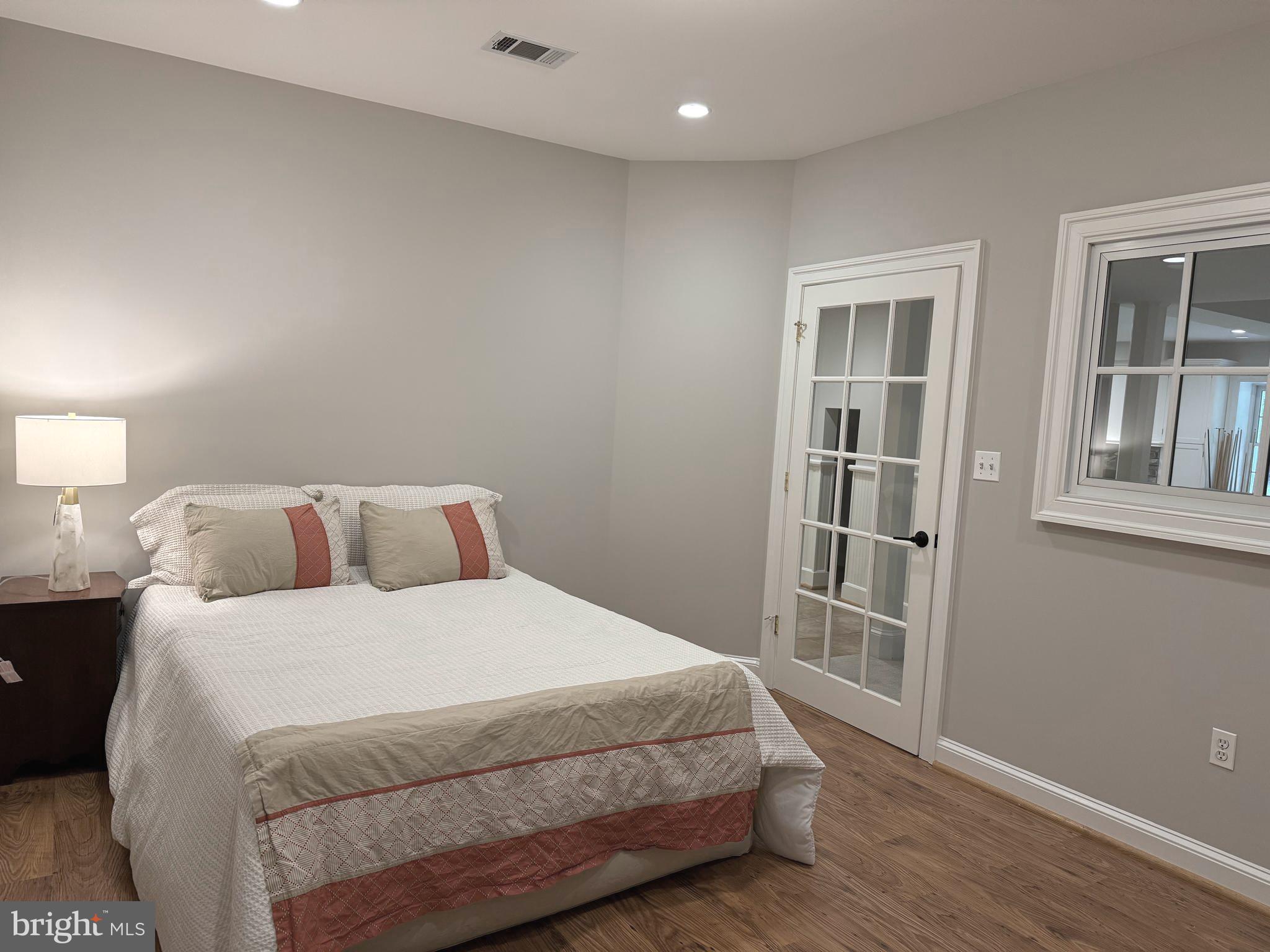 MCLEAN HUNDRED - Residential